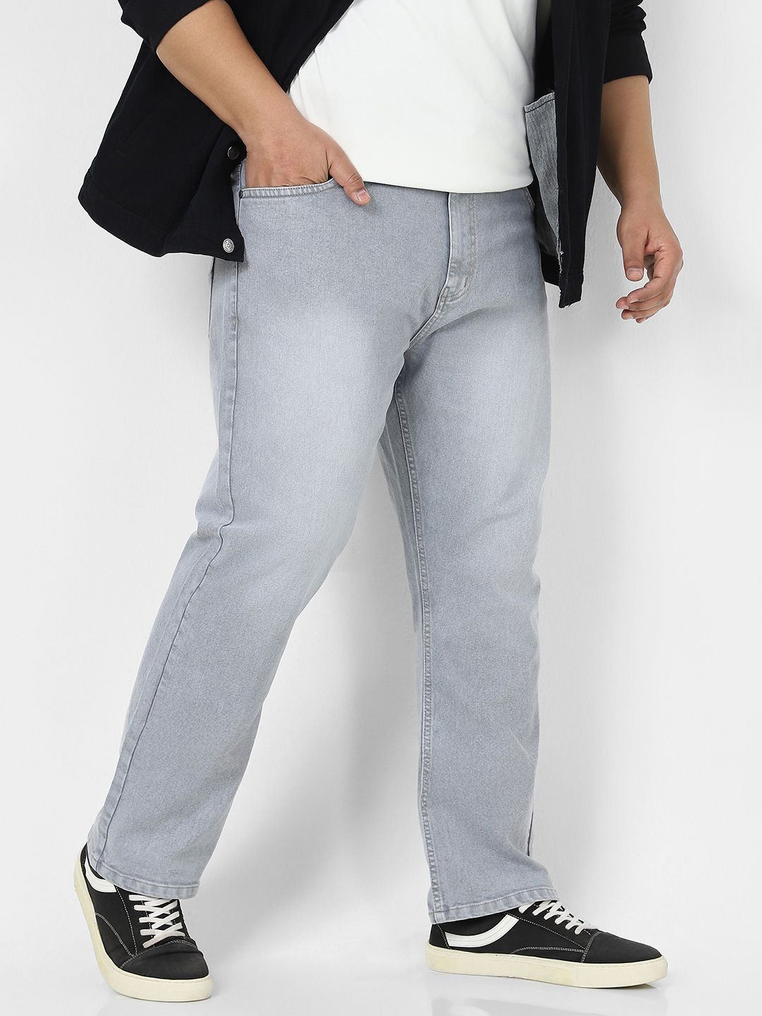 

Urbano Plus Men Light Grey Straight Fit Heavy Washed Jeans Stretchable