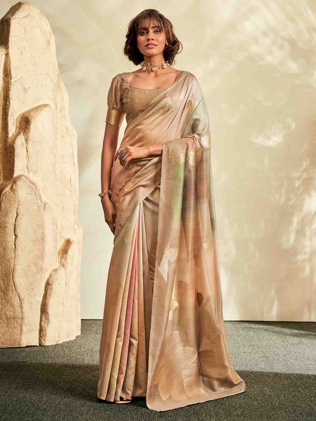 

Blissta Woven Design Zari Silk Blend Saree, Beige