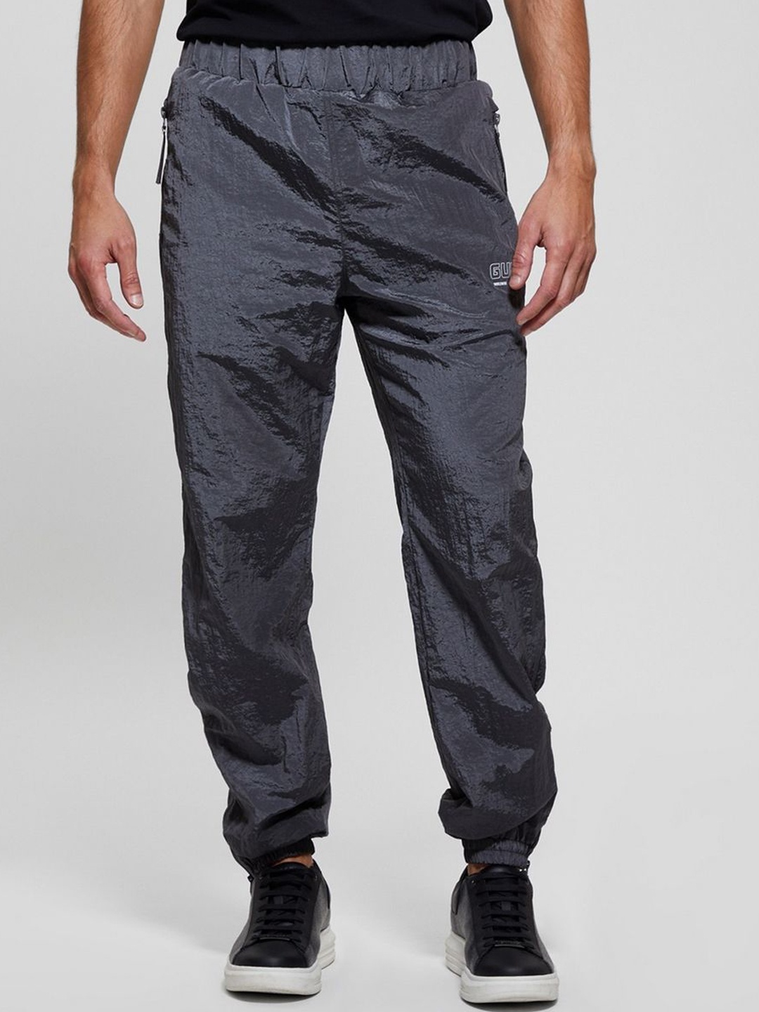 

GUESS Men Mid-Rise Dionigi Joggers, Grey