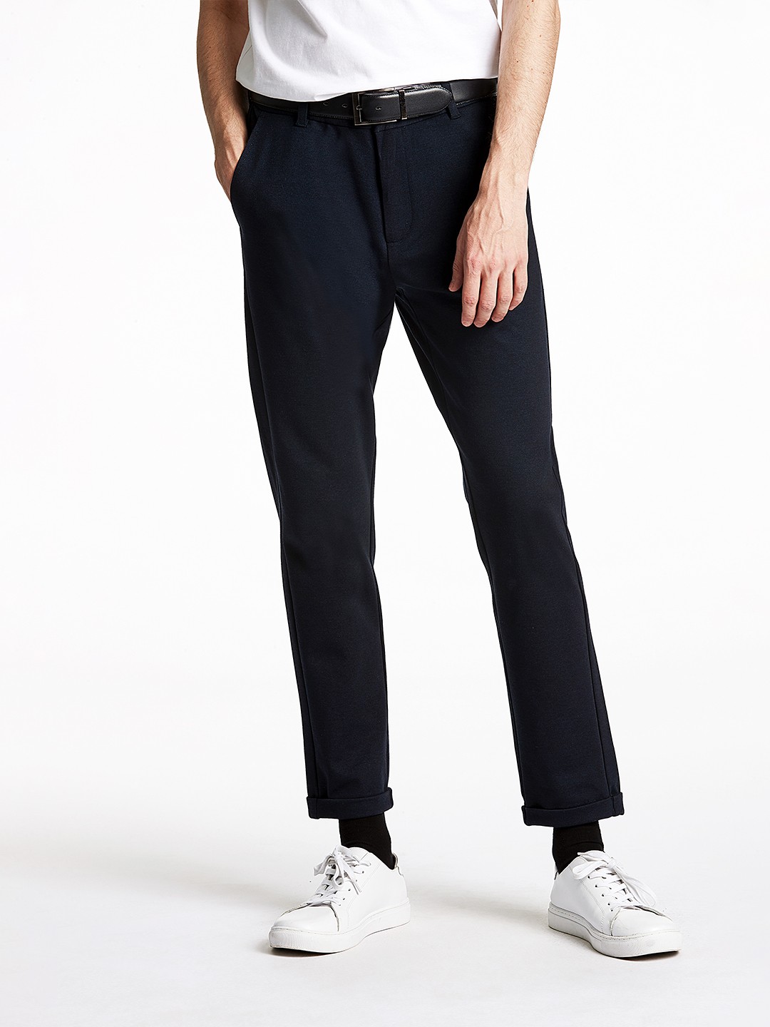 

LINDBERGH Men Solid Slim Fit Chinos Trousers, Blue