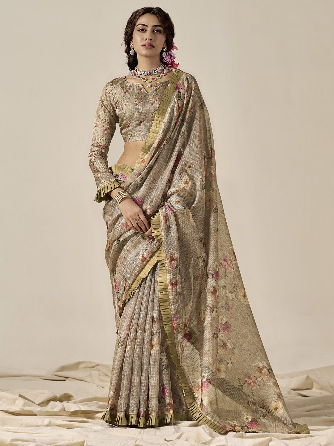 

Mitera Floral Saree, Beige