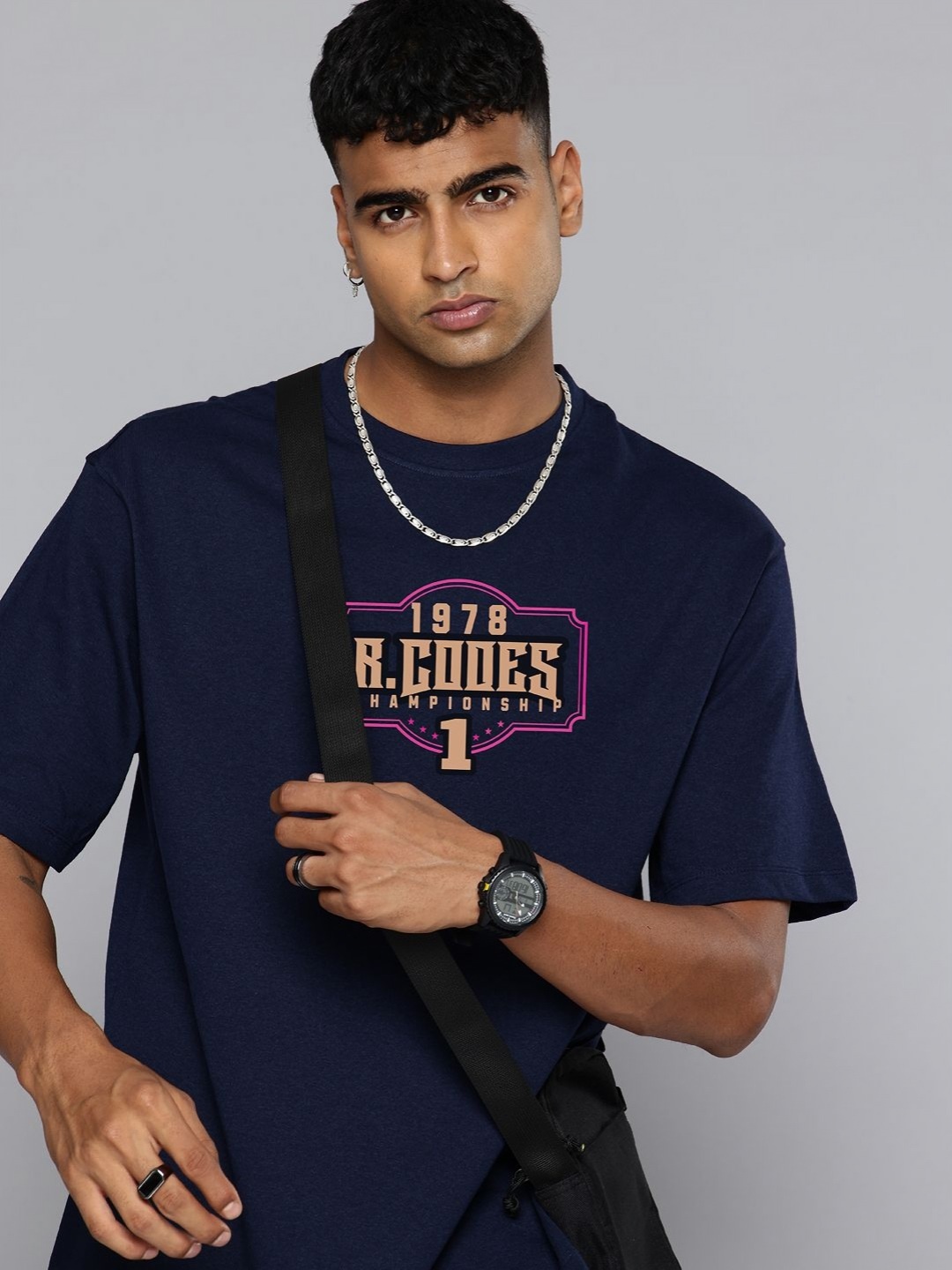 

R.Code by The Roadster Life Co. Men Printed Applique T-shirt, Navy blue