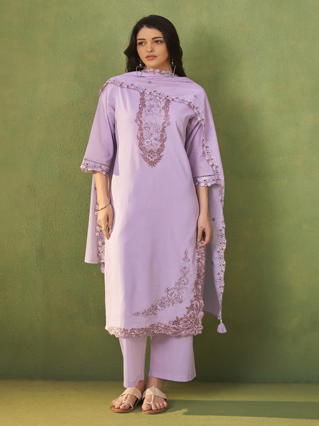 

Anouk Floral Embroidered Pure Cotton Kurta With Trousers & Dupatta, Lavender