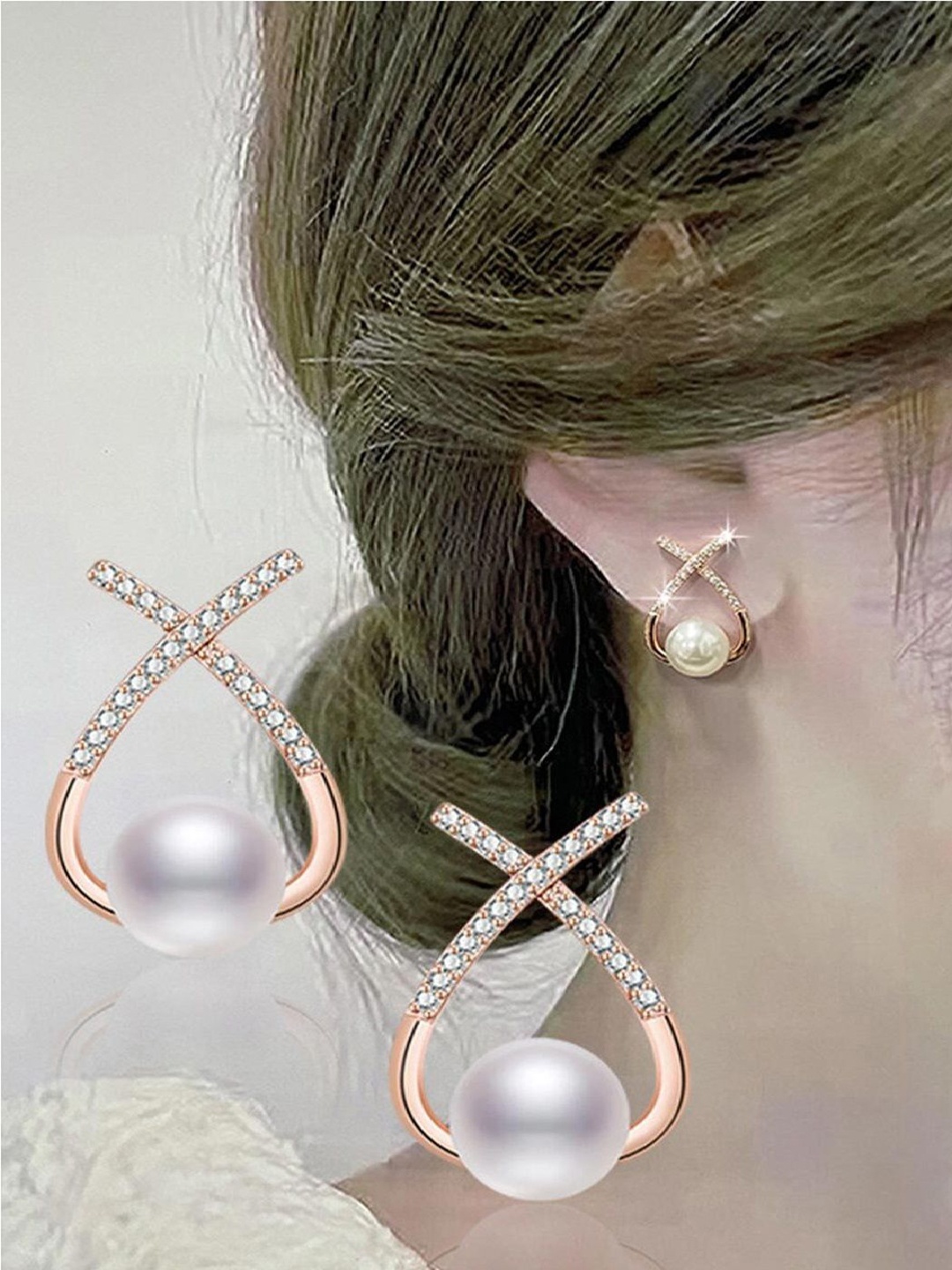 

Crazy Fashion Gold Plated Artificial Stones Studded And Pearls Beadded Contemporary Studs