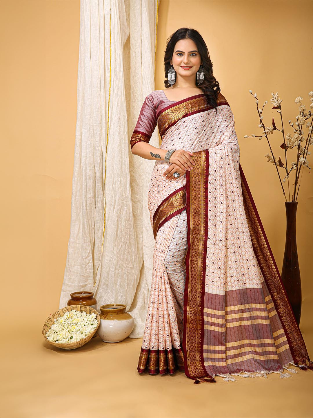 

HI FI NX Ethnic Motifs Zari Pure Cotton Banarasi Saree, White
