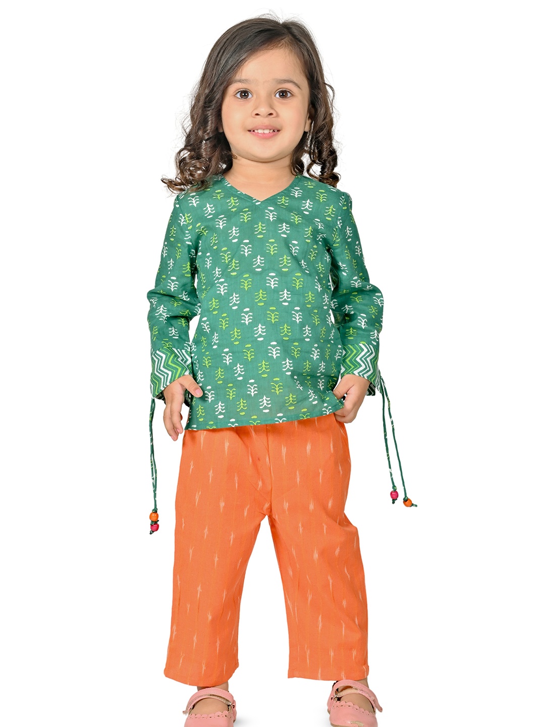 

Tiny Bunnies Girls Ethnic Motifs Printed Pure Cotton V-Neck Top with Trousers, Green