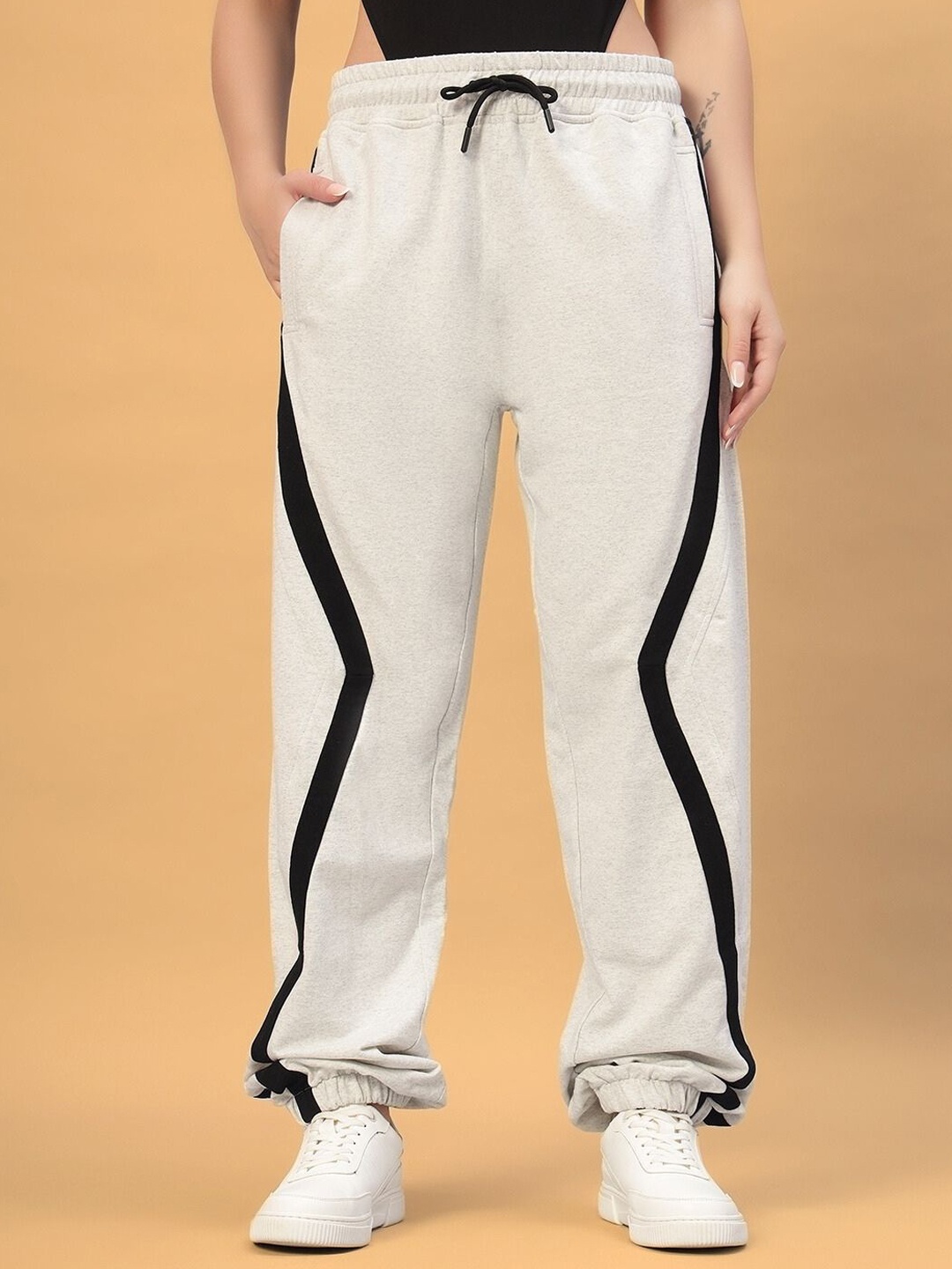 

WEARDUDS Women Mid Rise Joggers, Grey