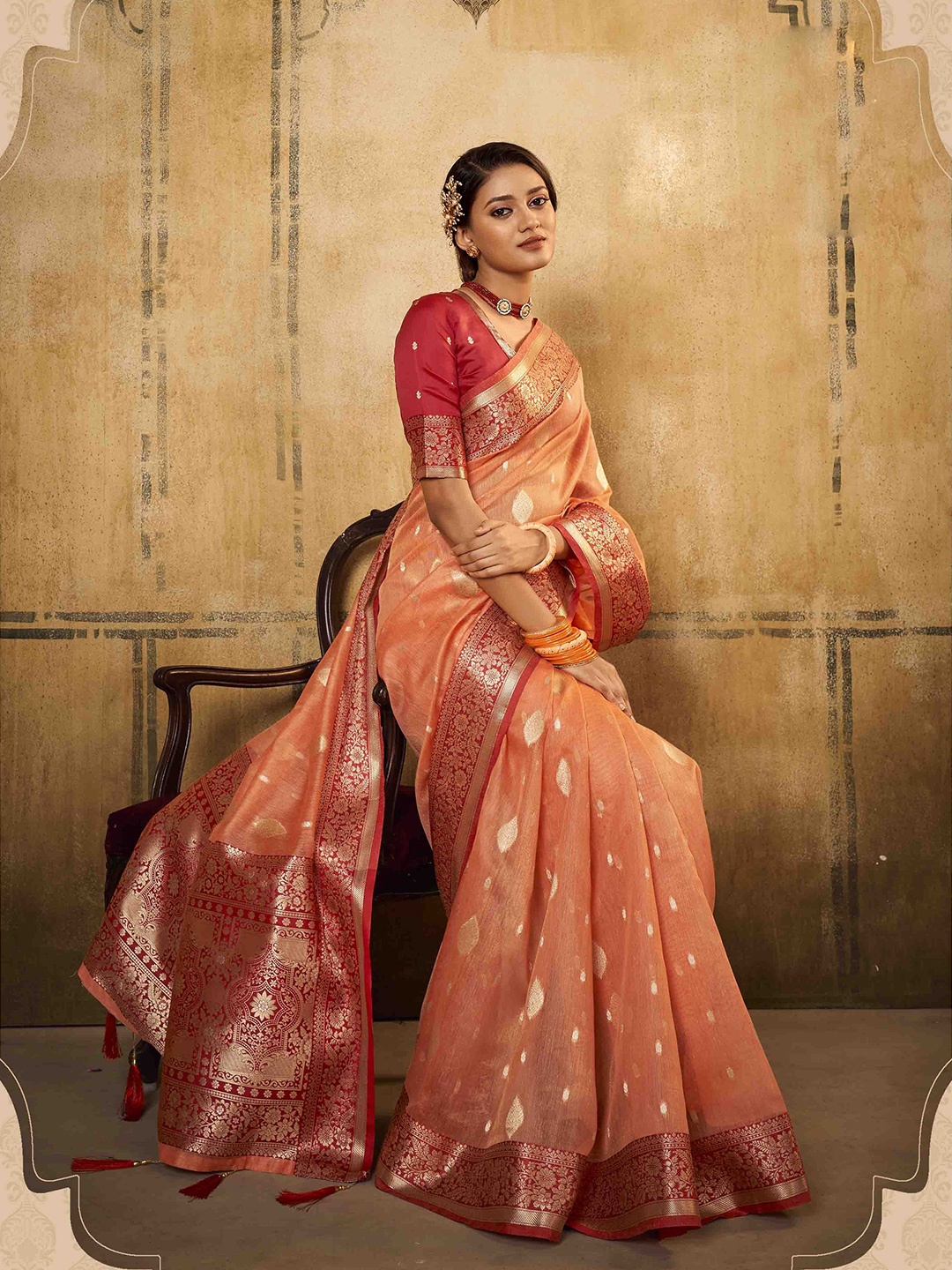 

DIVASTRI Woven Design Zari Silk Blend Saree, Peach