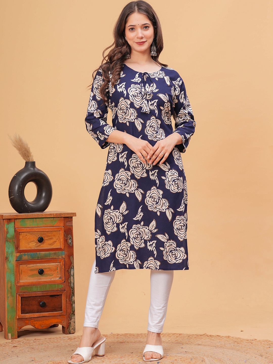 

DK FAB Floral Printed Tie-Up Neck Straight Kurta, Blue