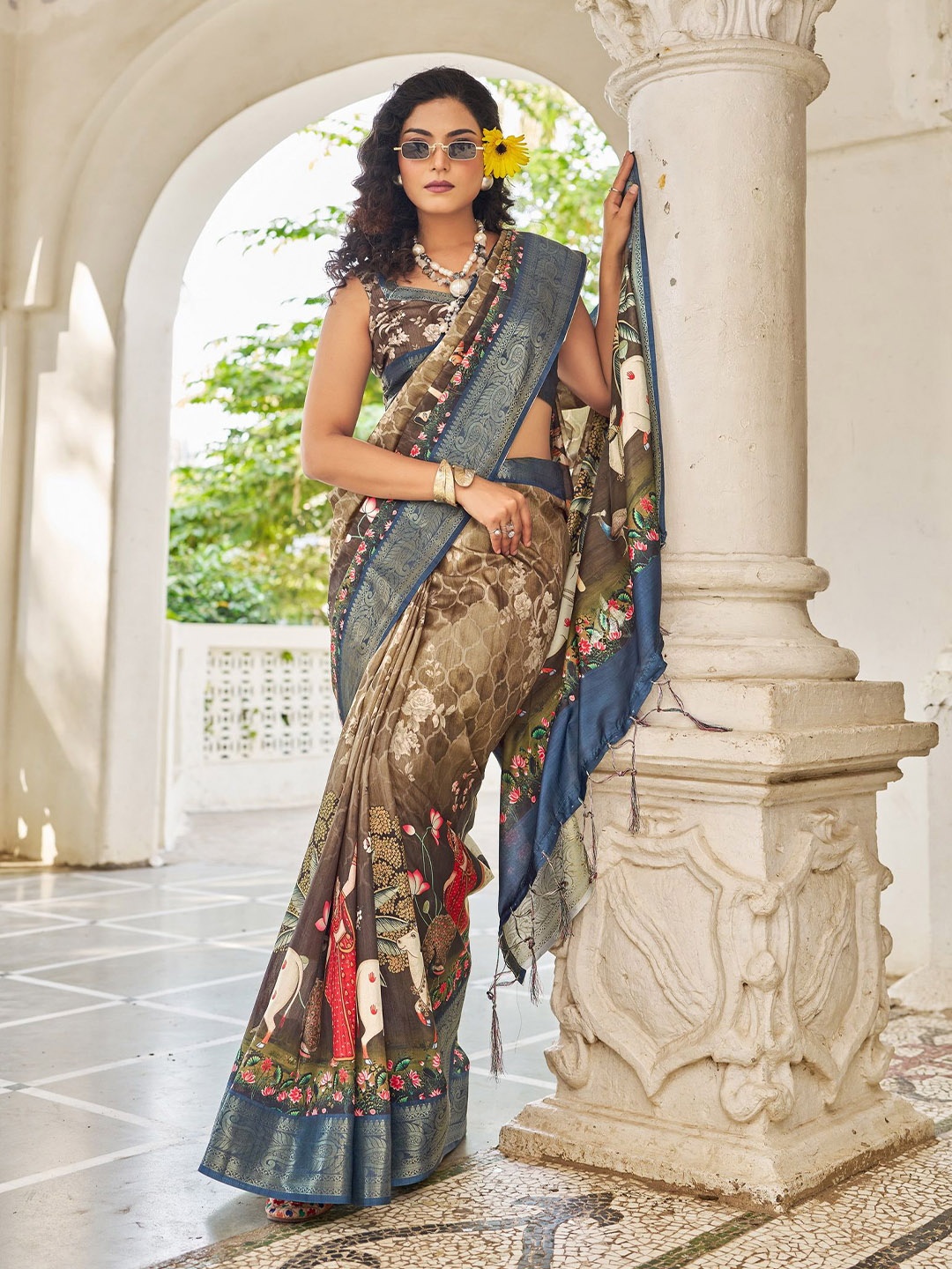 

Sanu Silk Floral Silk Blend Tussar Saree, Coffee brown