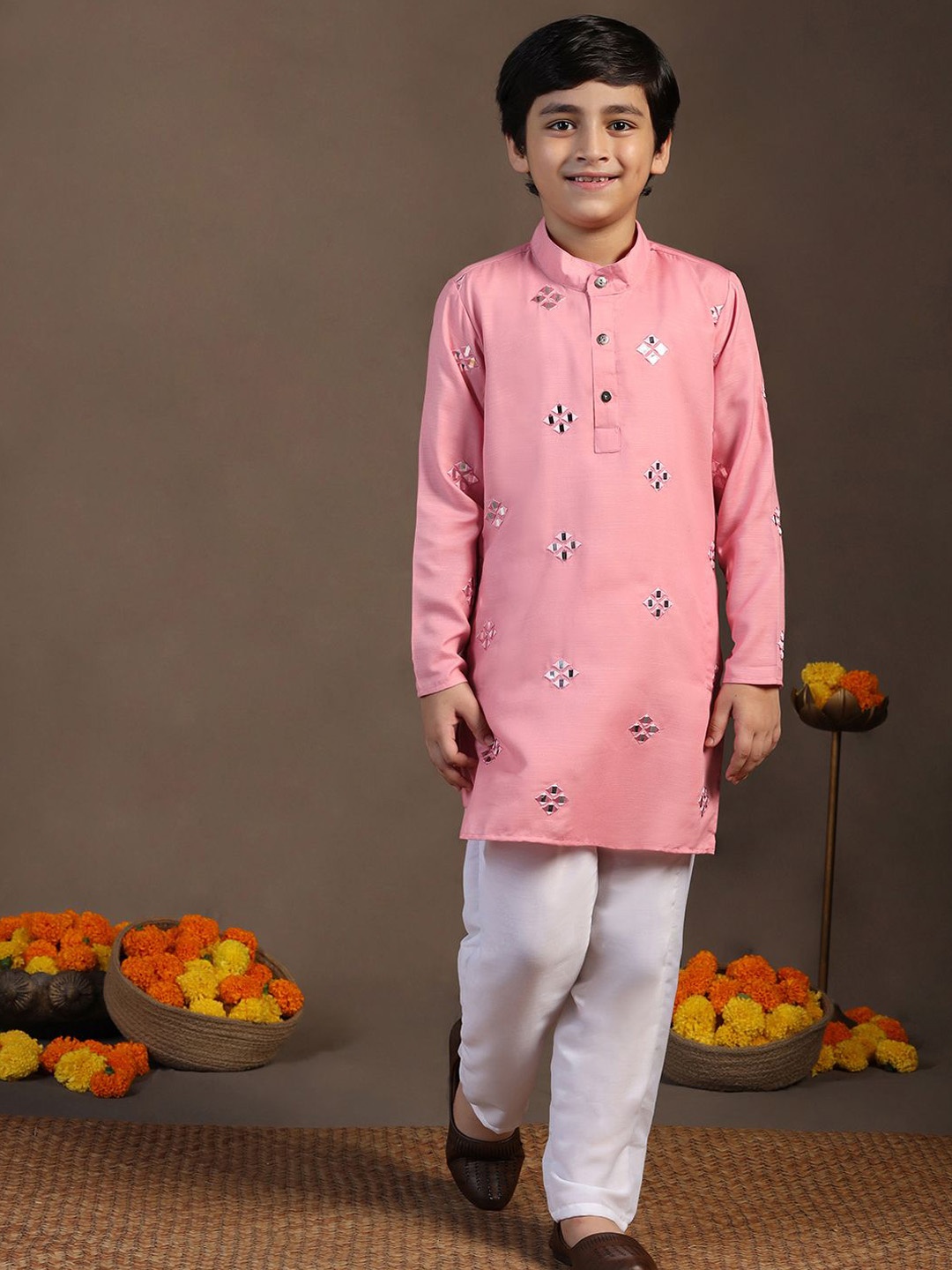 

BAESD Boys Ethnic Motifs Embroidered Regular Kurta with Pyjamas, Pink