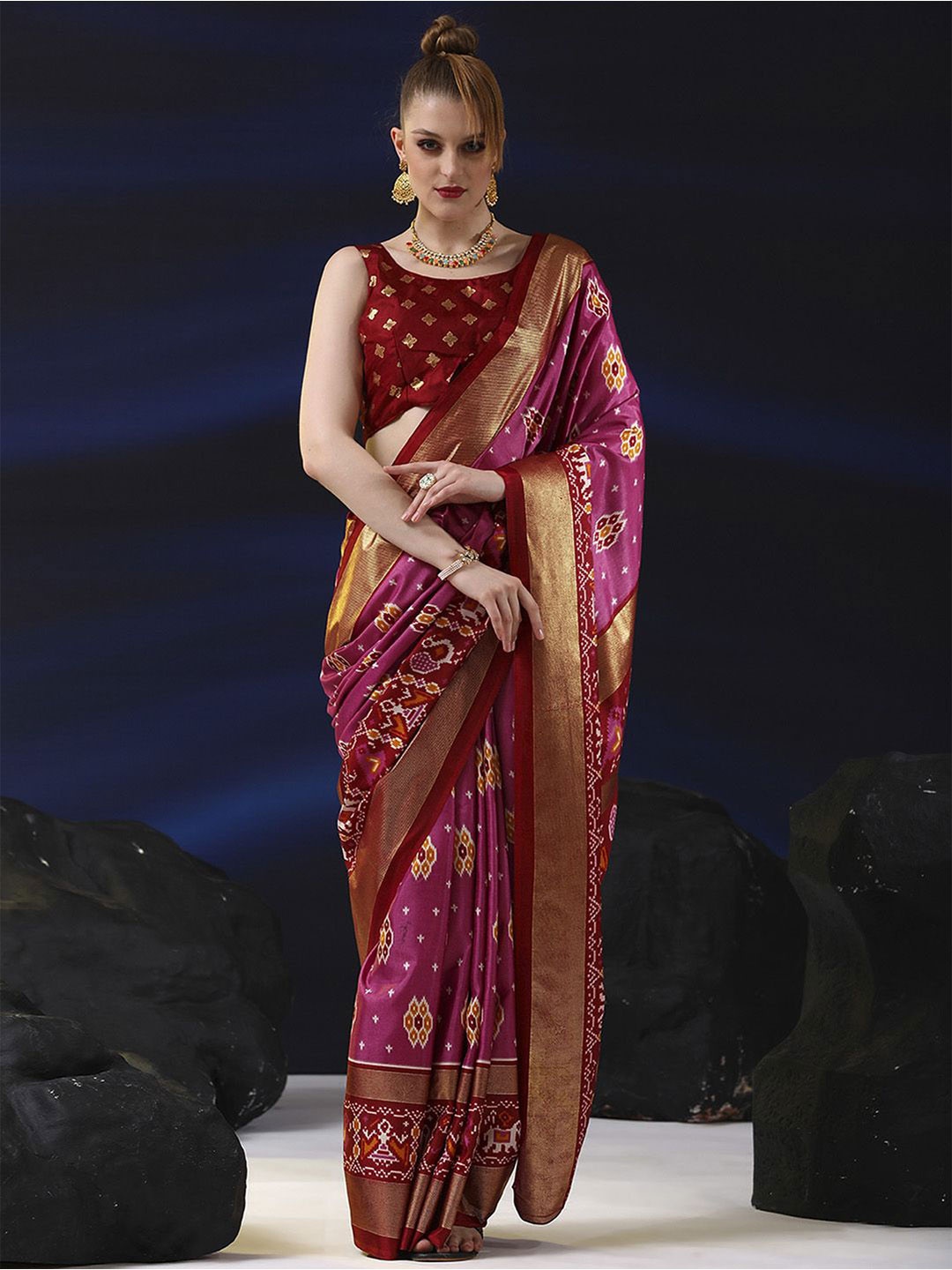 

Mitera Zari Silk Blend Pochampally Saree, Pink