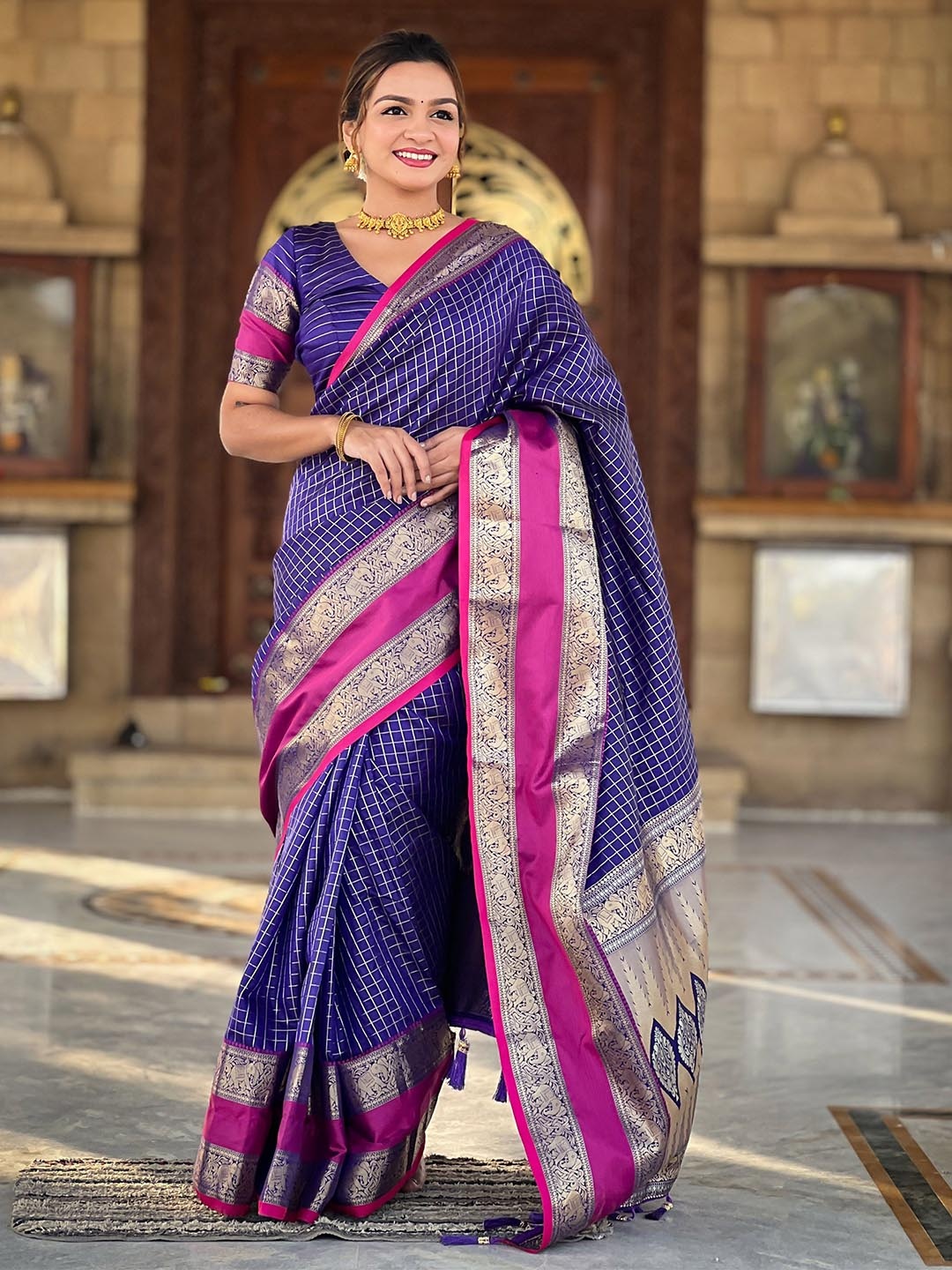 

Divyadham Textiles Woven Design Zari Pure Silk Paithani Saree, Violet