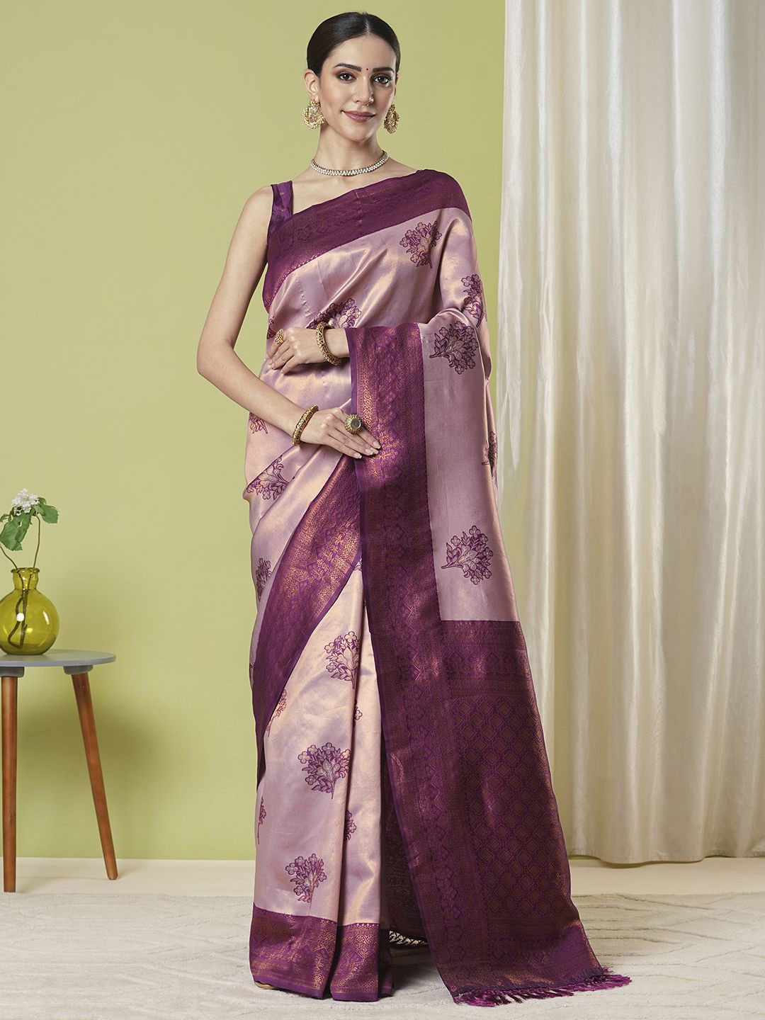 

DIVASTRI Woven Design Zari Silk Blend Banarasi Saree, Pink