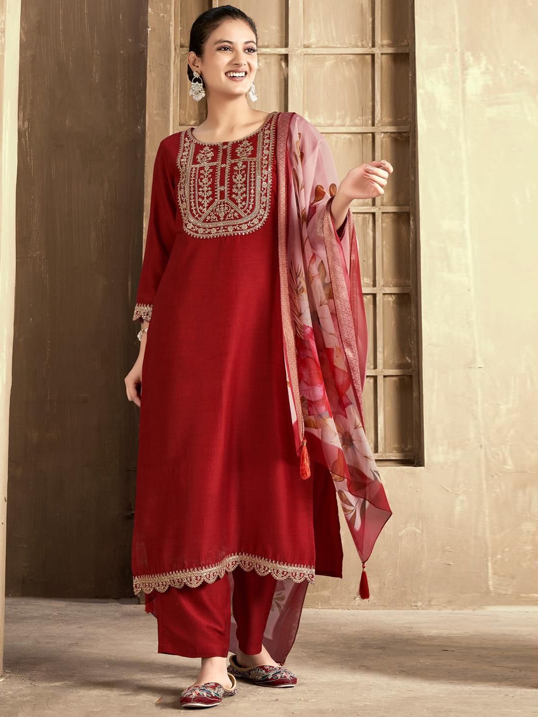 

MOKOSH Women Floral Embroidered Regular Sequinned Kurta with Trousers & With Dupatta, Rust