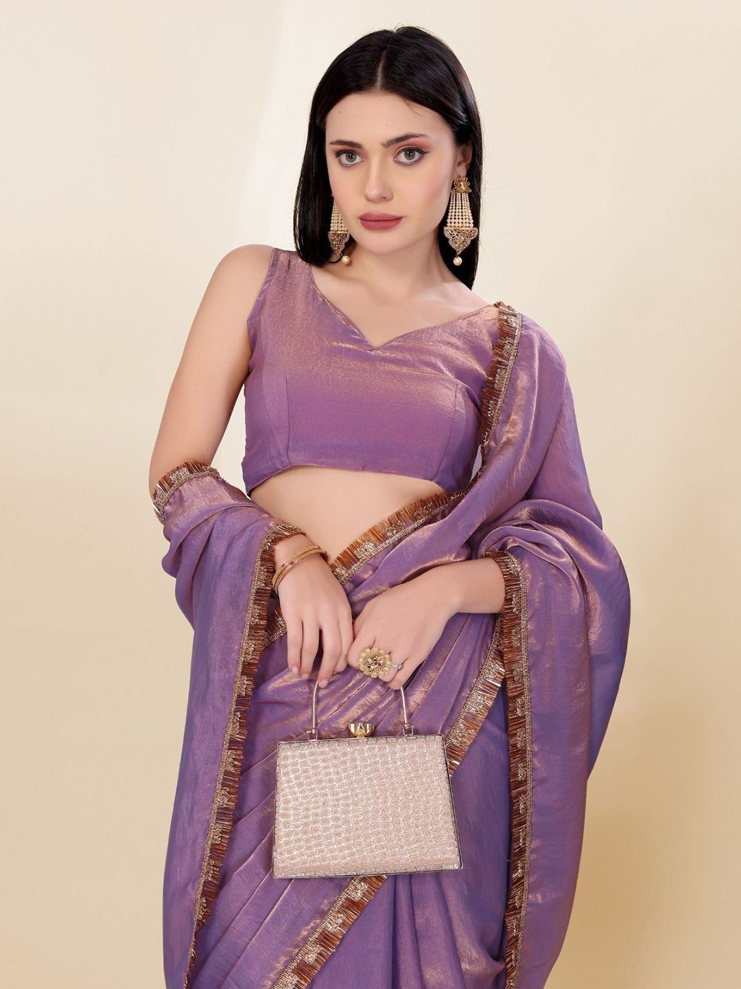 

VenderVilla Silk Blend Saree, Purple