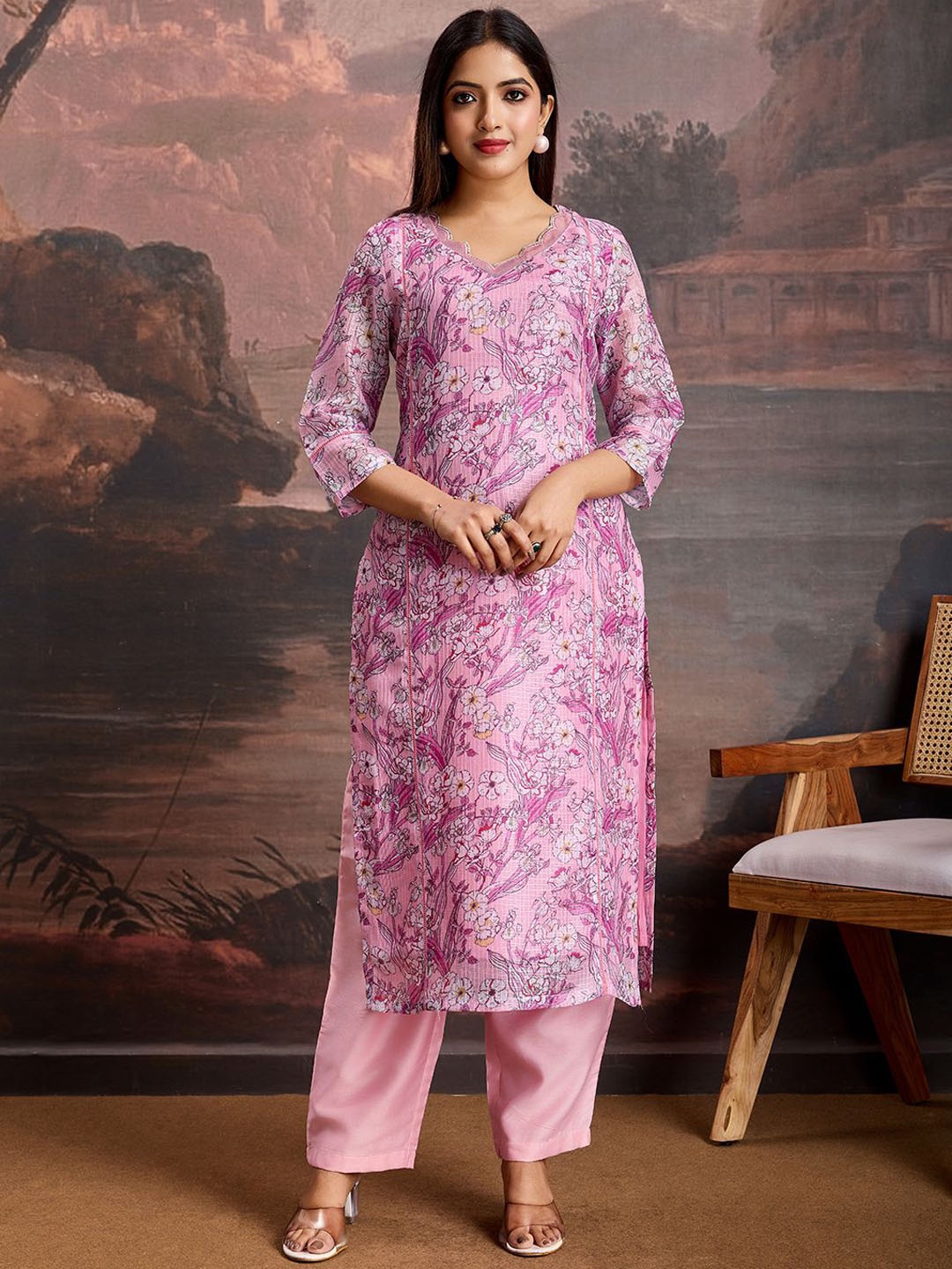 

House of Pataudi Printed V- Neck Kurta & Trouser, Pink