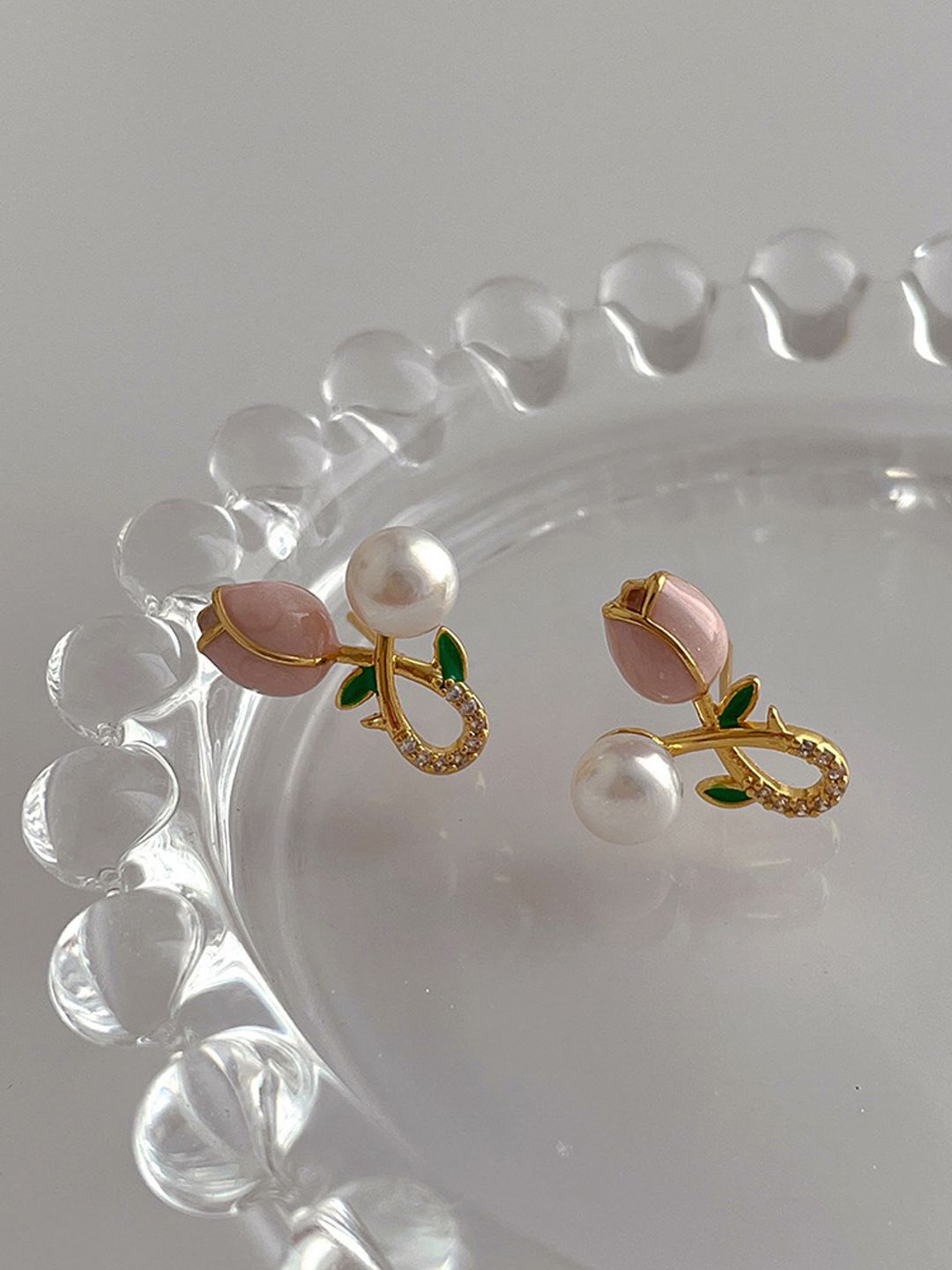 

styledose Korean Style Gold-Plated Pearls Beaded Floral Shaped Studs