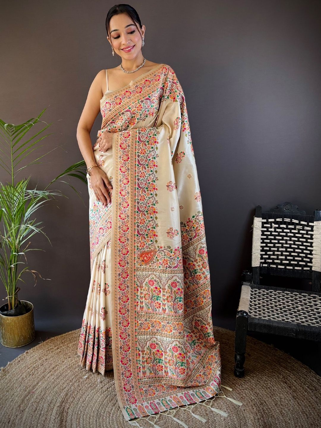 

LeeliPeeri Designer Woven Design Zari Pashmina Saree, White