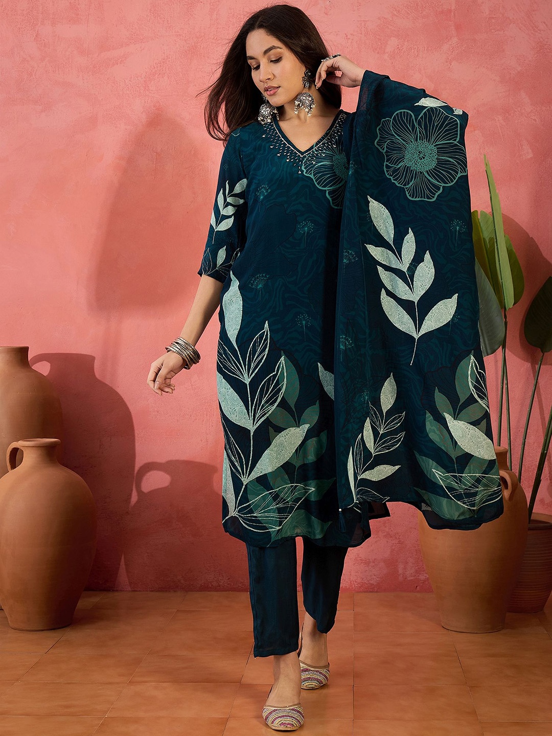 

Sangria Floral Printed Kurta & Trousers With Dupatta, Teal
