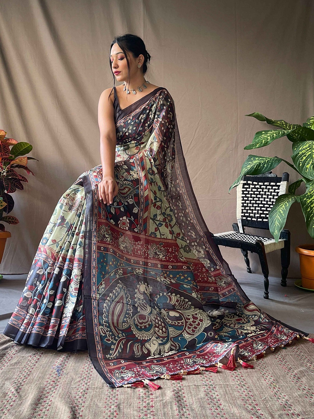 

FASHION STROM Kalamkari Silk Blend Saree, Green