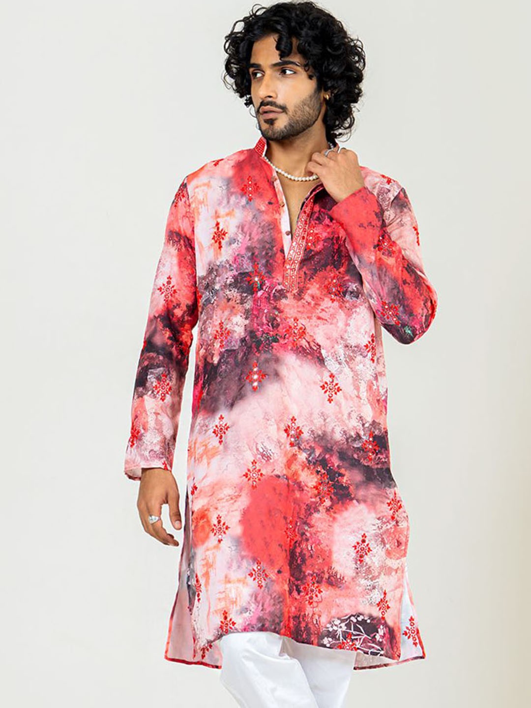 

Tistabene Abstract Printed Mirror Work Mandarin Collar Straight Kurta, Red