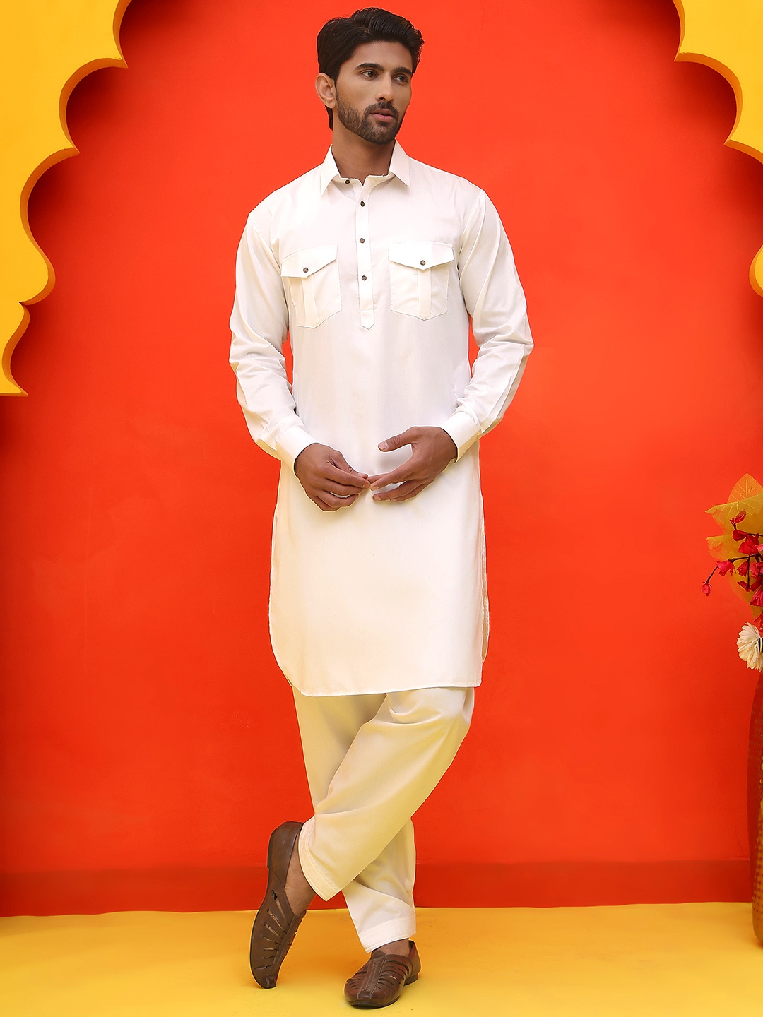 

Jompers Men Regular Kurta with Salwar, Off white