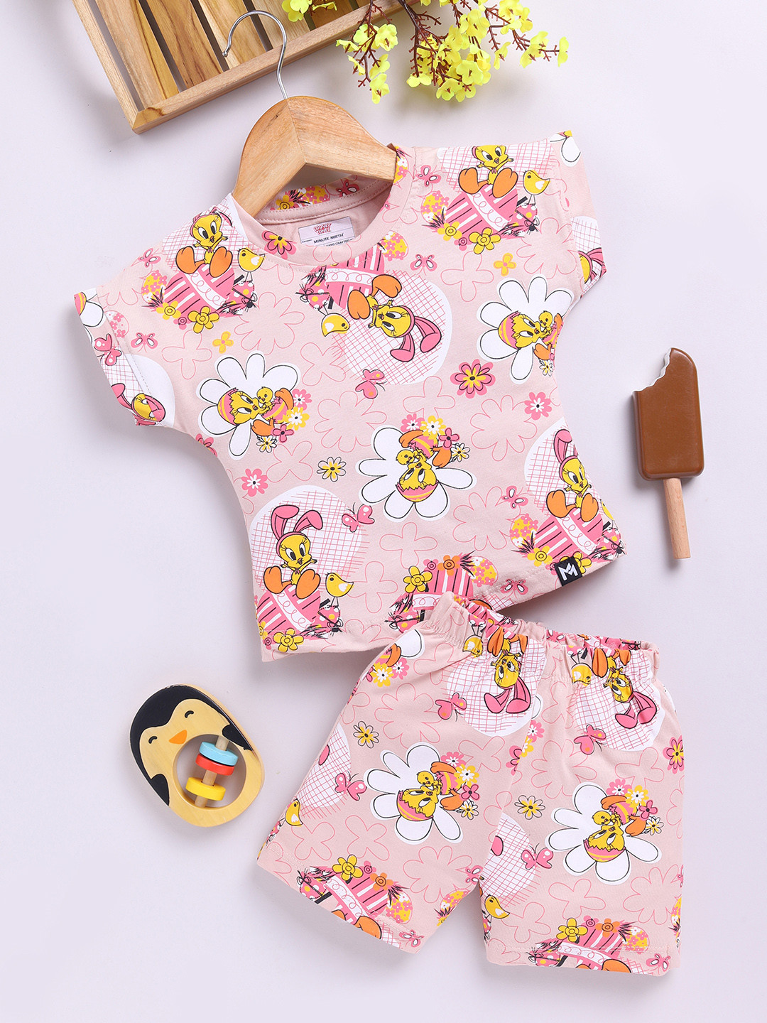 

YK X Minute Mirth Infant Girls Tweety Printed Pure Cotton T-shirt With Shorts, Peach