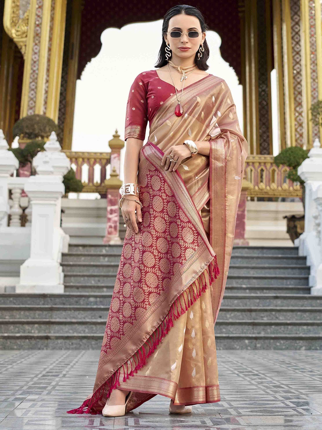 

DIVASTRI Woven Design Zari Tissue Banarasi Saree, Rust