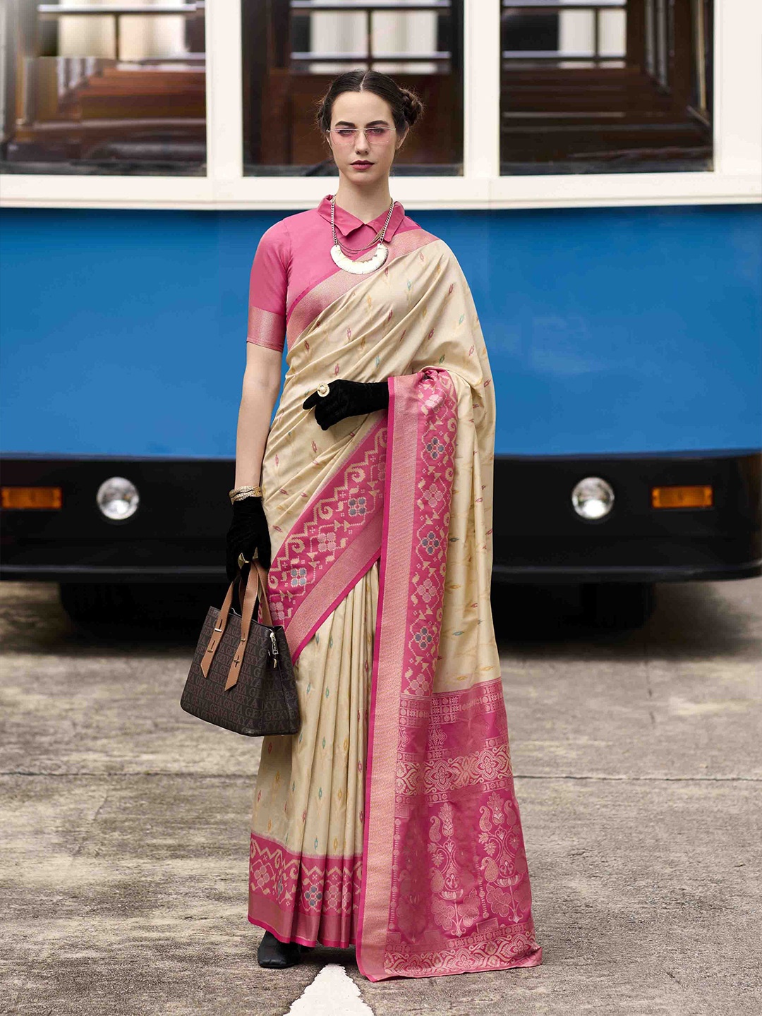 

DIVASTRI Woven Design Zari Silk Blend Saree, Beige