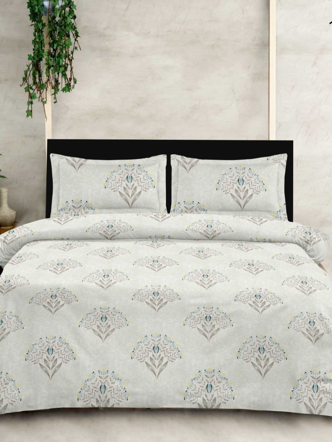 

Sleeping Owls- because your sleep matters Copper-Toned & Blue Floral 210 TC King Bedsheet with 2 Pillow