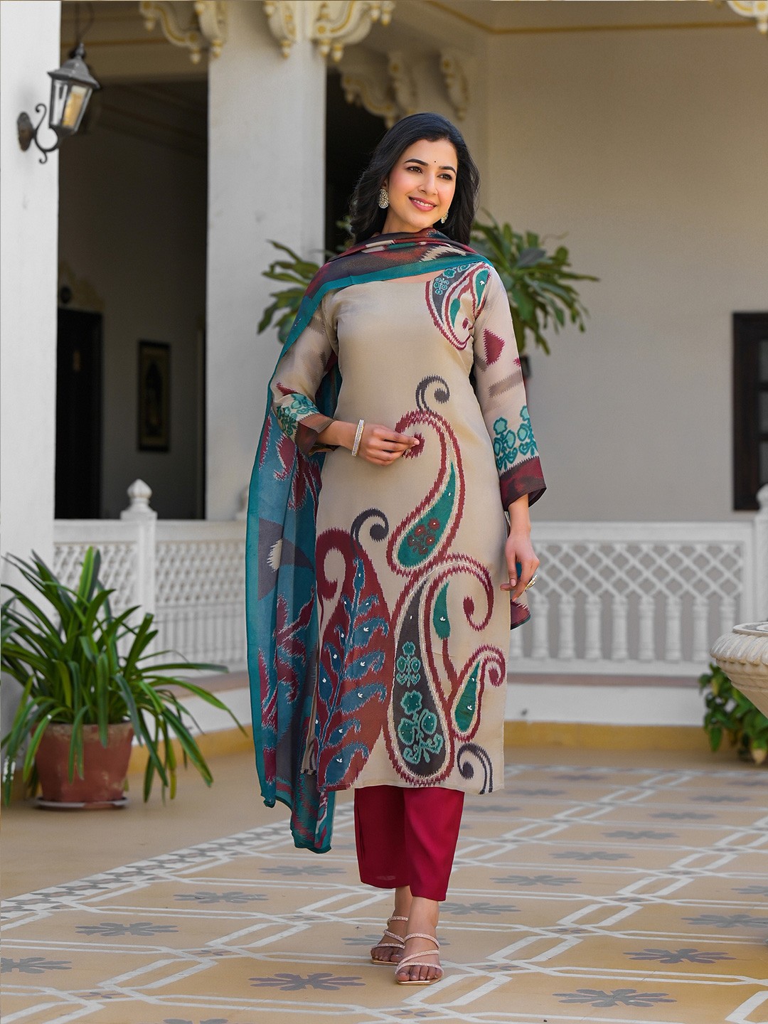 

Anouk Women Paisley Embroidered Regular Zardozi Kurta with Trousers & With Dupatta, Grey