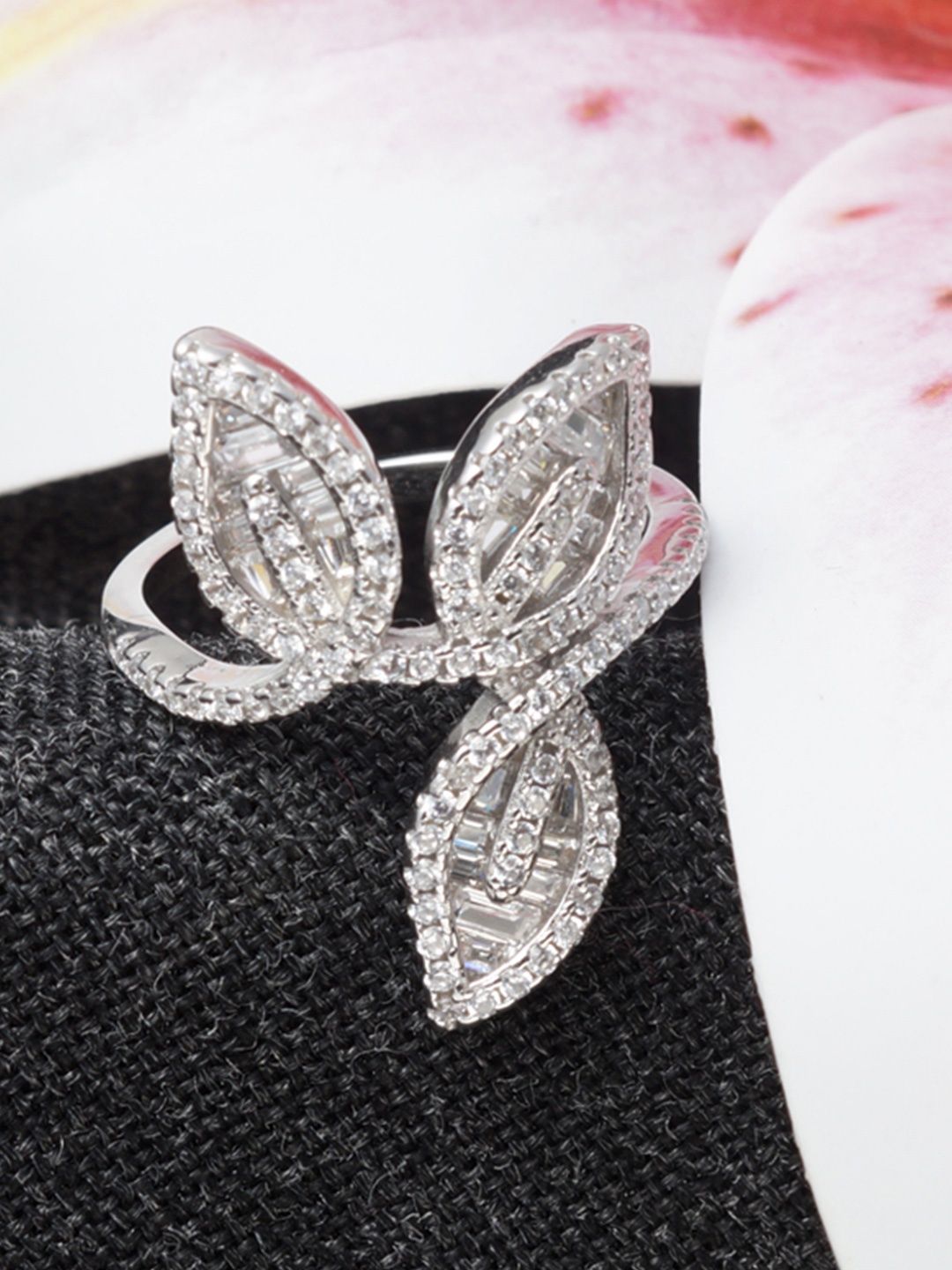 

Tuanz Silver Jewelry 925 Sterling Silver Rhodium-Plated Cubic Zirconia-Studded Finger Ring