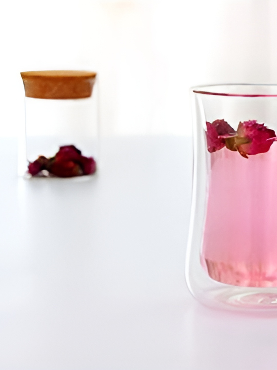 

Baskety Transparent Glass Glossy Cup