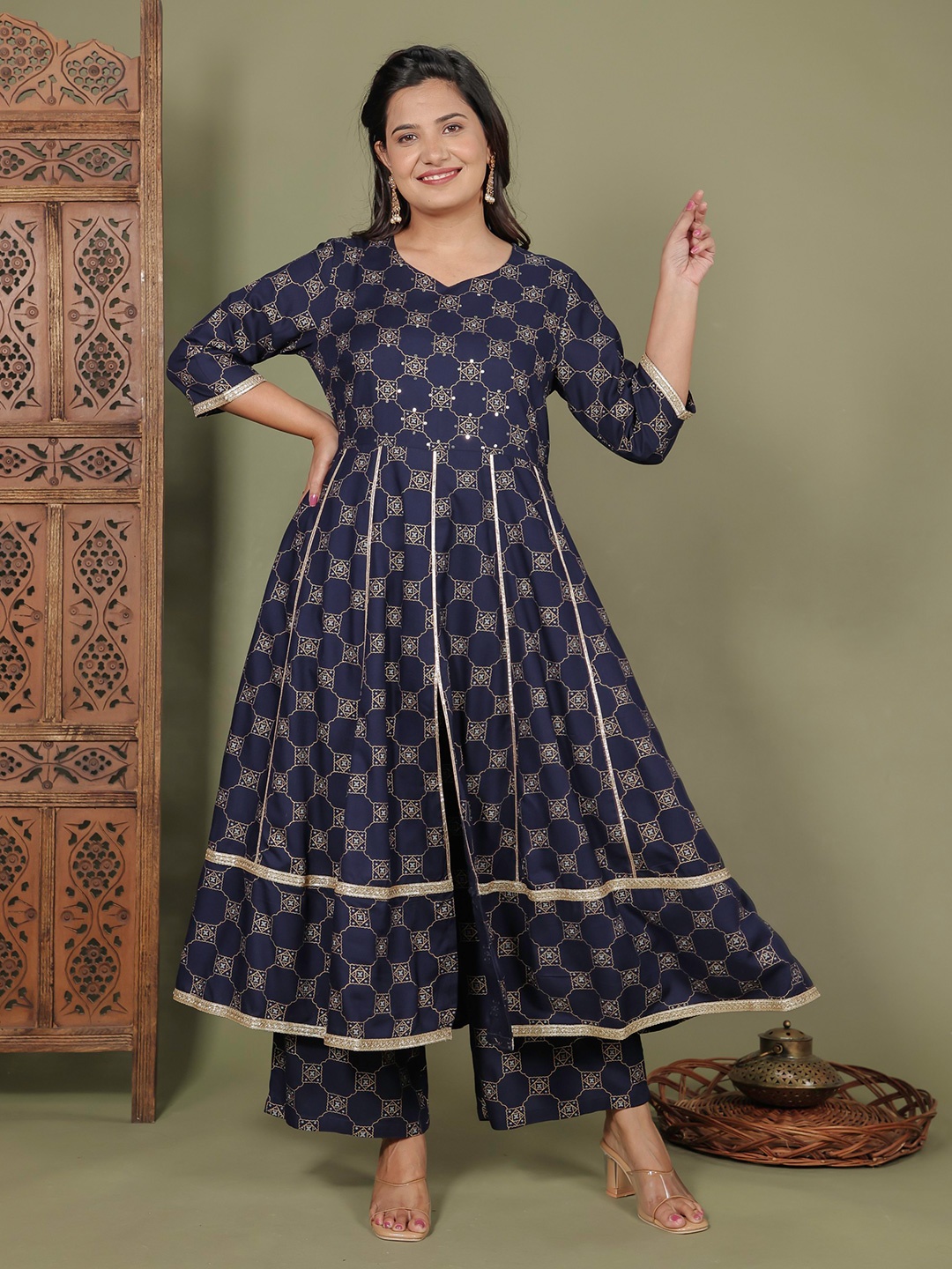 

Aramya Viscose Geometric Print Anarkali Kurta Set for Women, Blue