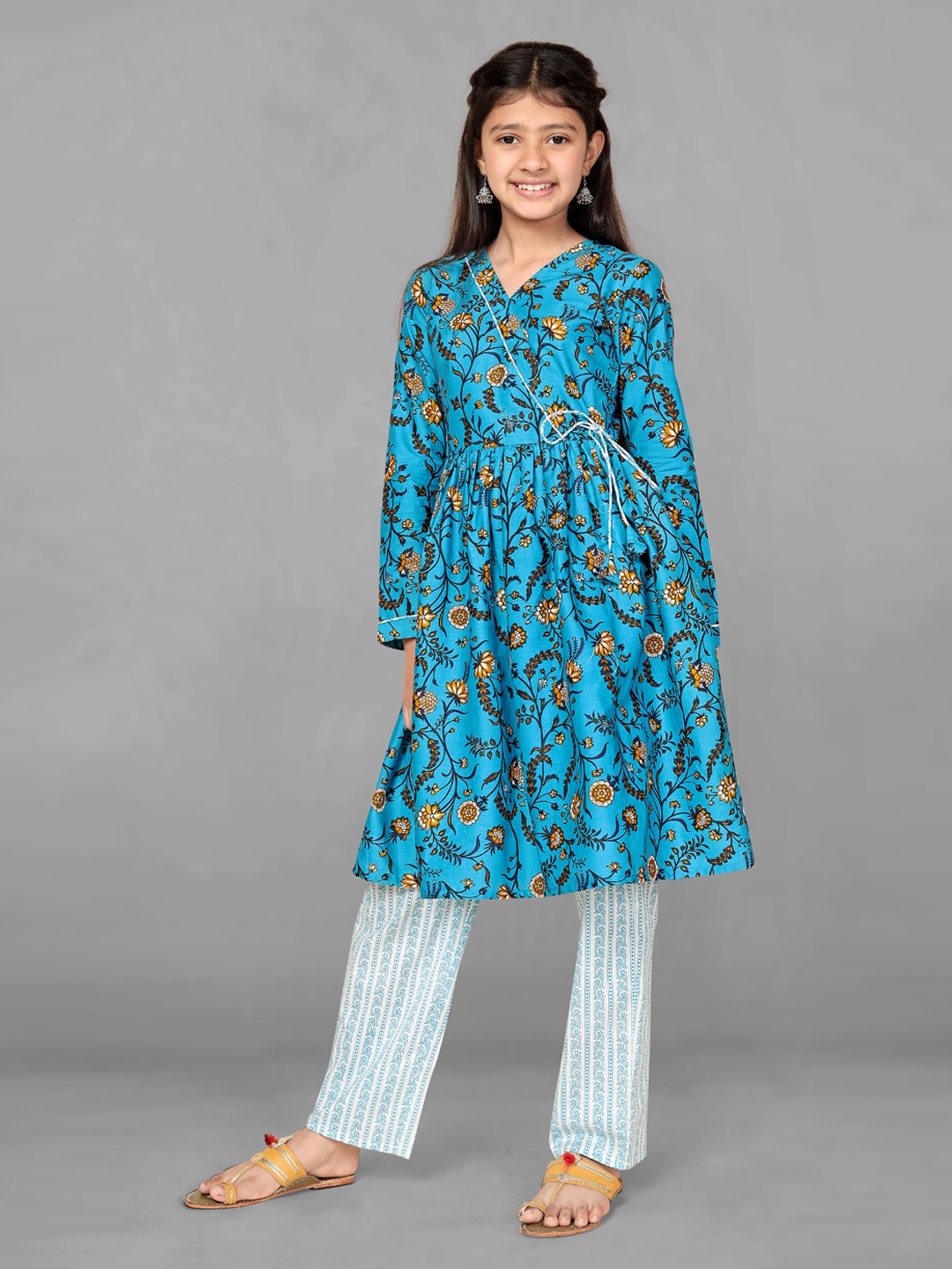 

BAESD Girls Floral Printed Angrakha Kurta with Trousers, Blue