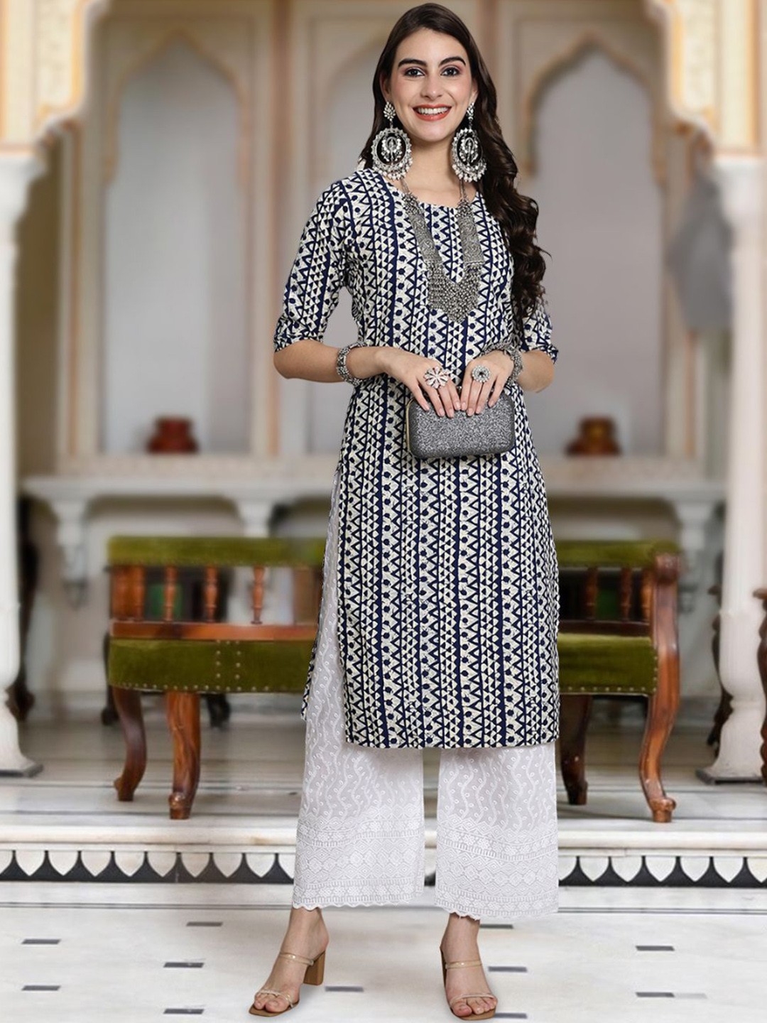 

Moda Rapido Geometric Printed Round Neck Straight Kurta, Navy blue
