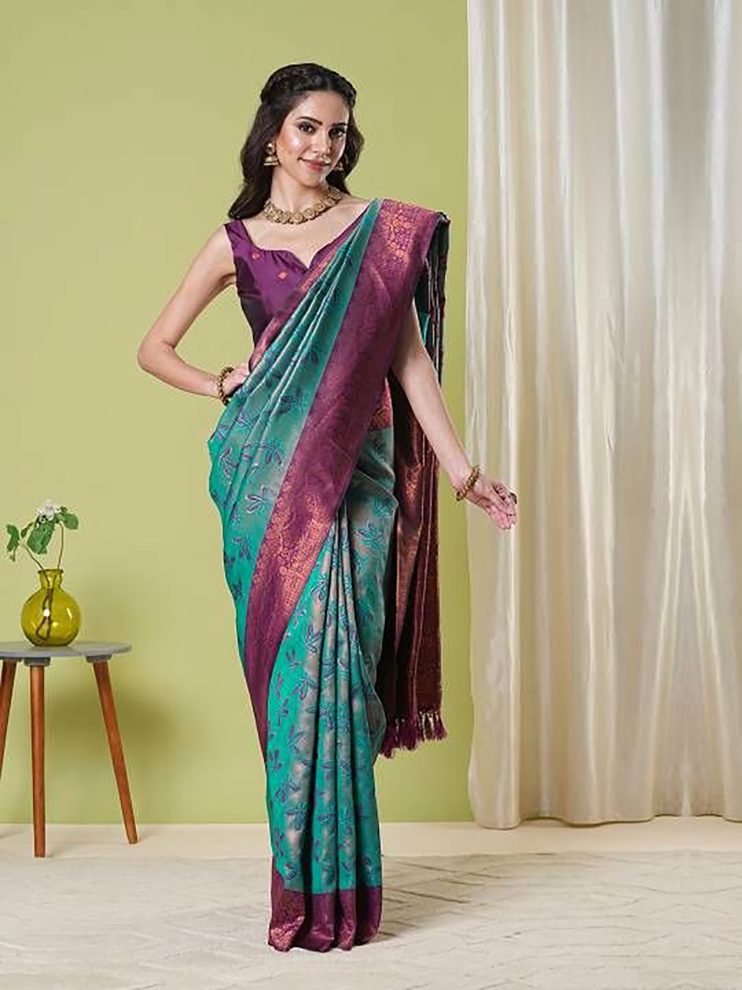 

DIVASTRI Woven Design Zari Art Silk Banarasi Saree, Blue