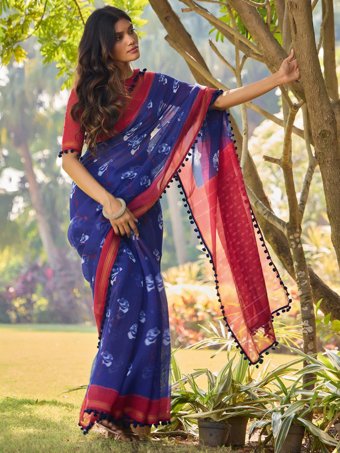 

Mitera Floral Pure Cotton Block Print Saree, Navy blue
