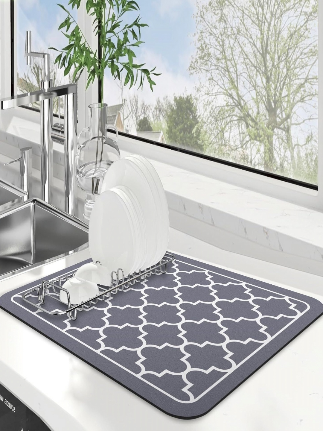 

FAVRIA Grey & White Geometric Printed Dish Drying Mat