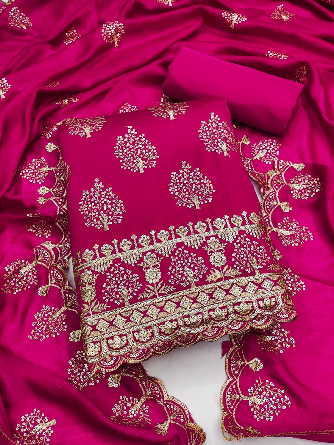 

SWARNGANGA TEX Floral Embroidered Georgette Unstitched Dress Material, Pink