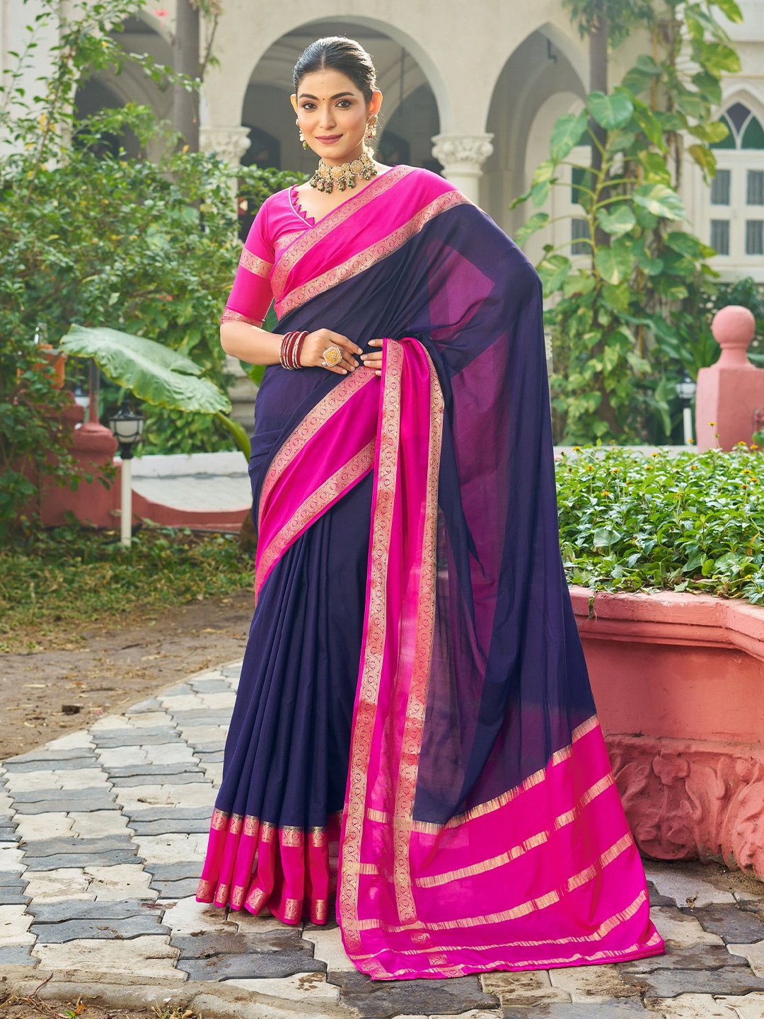 

Sanu Silk Poly Georgette Saree, Navy blue