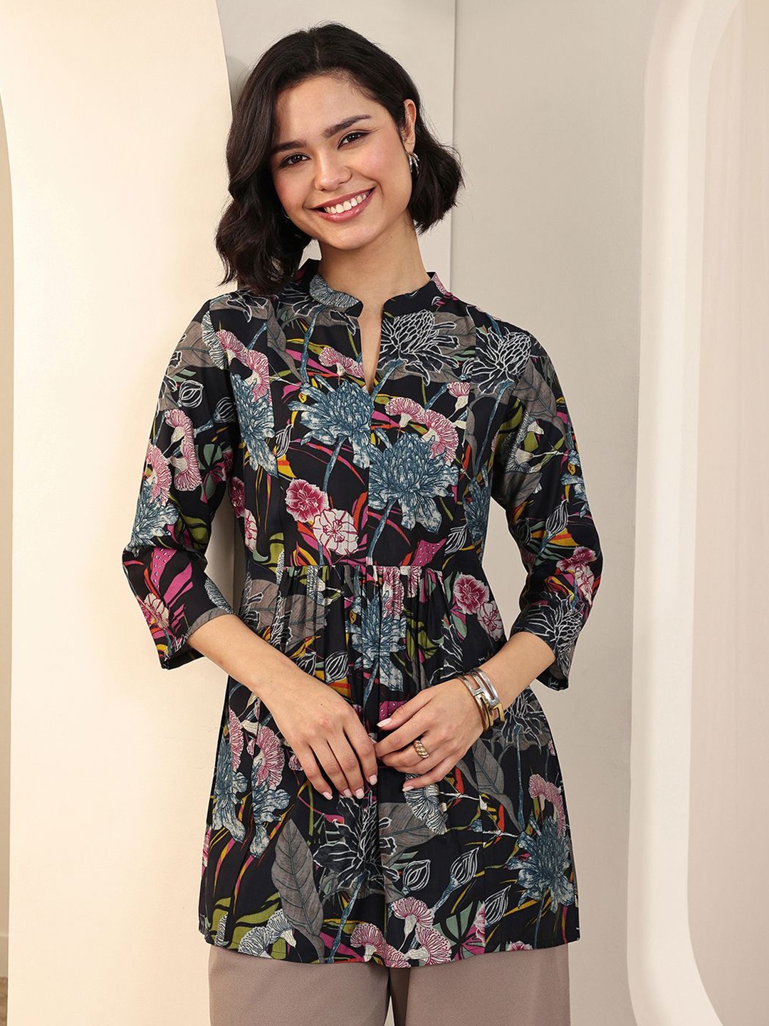 

Libas Floral Printed Panelled Kurti, Black