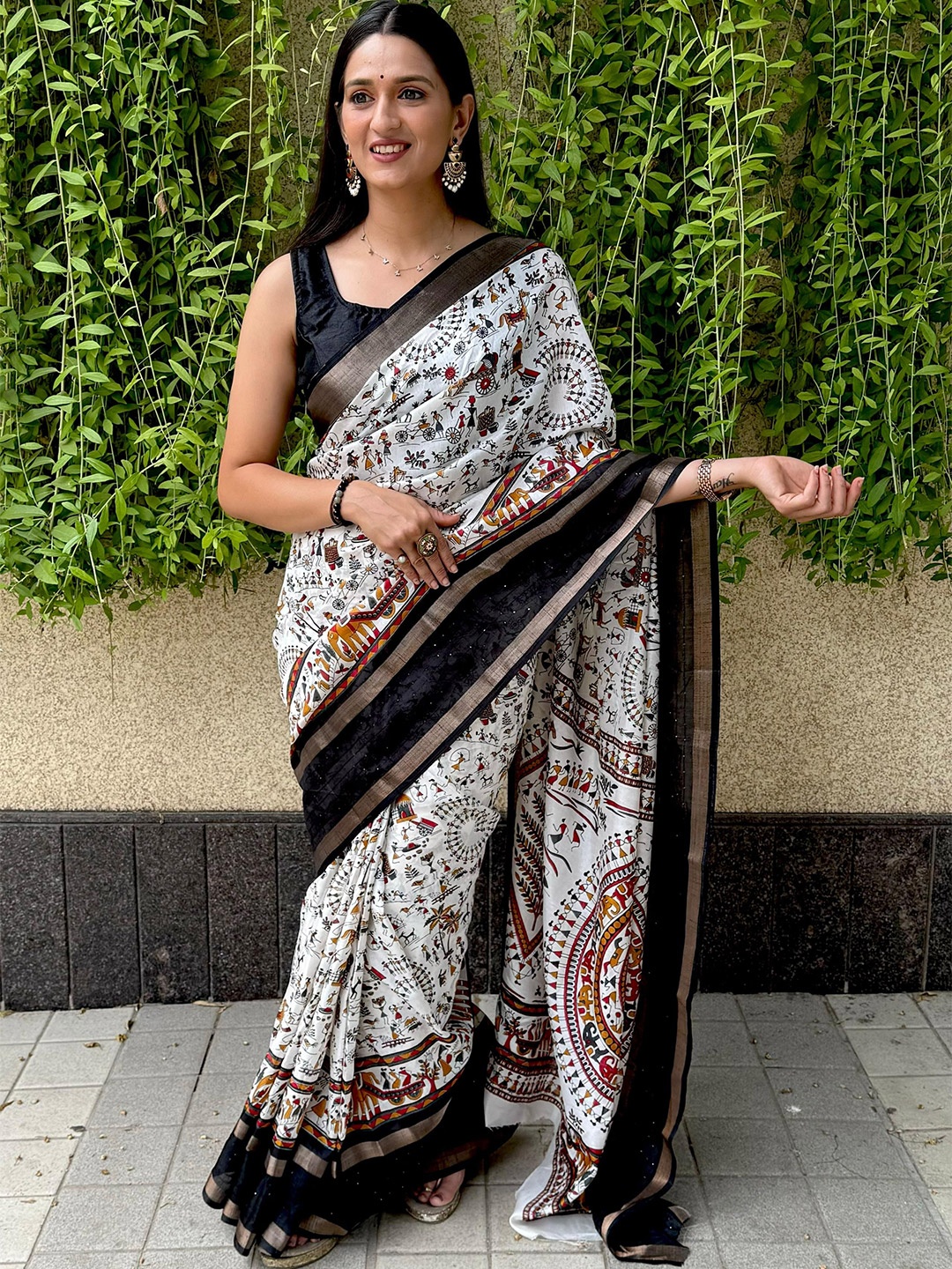 

HI FI NX Ethnic Motifs Pure Cotton Kanjeevaram Saree, White