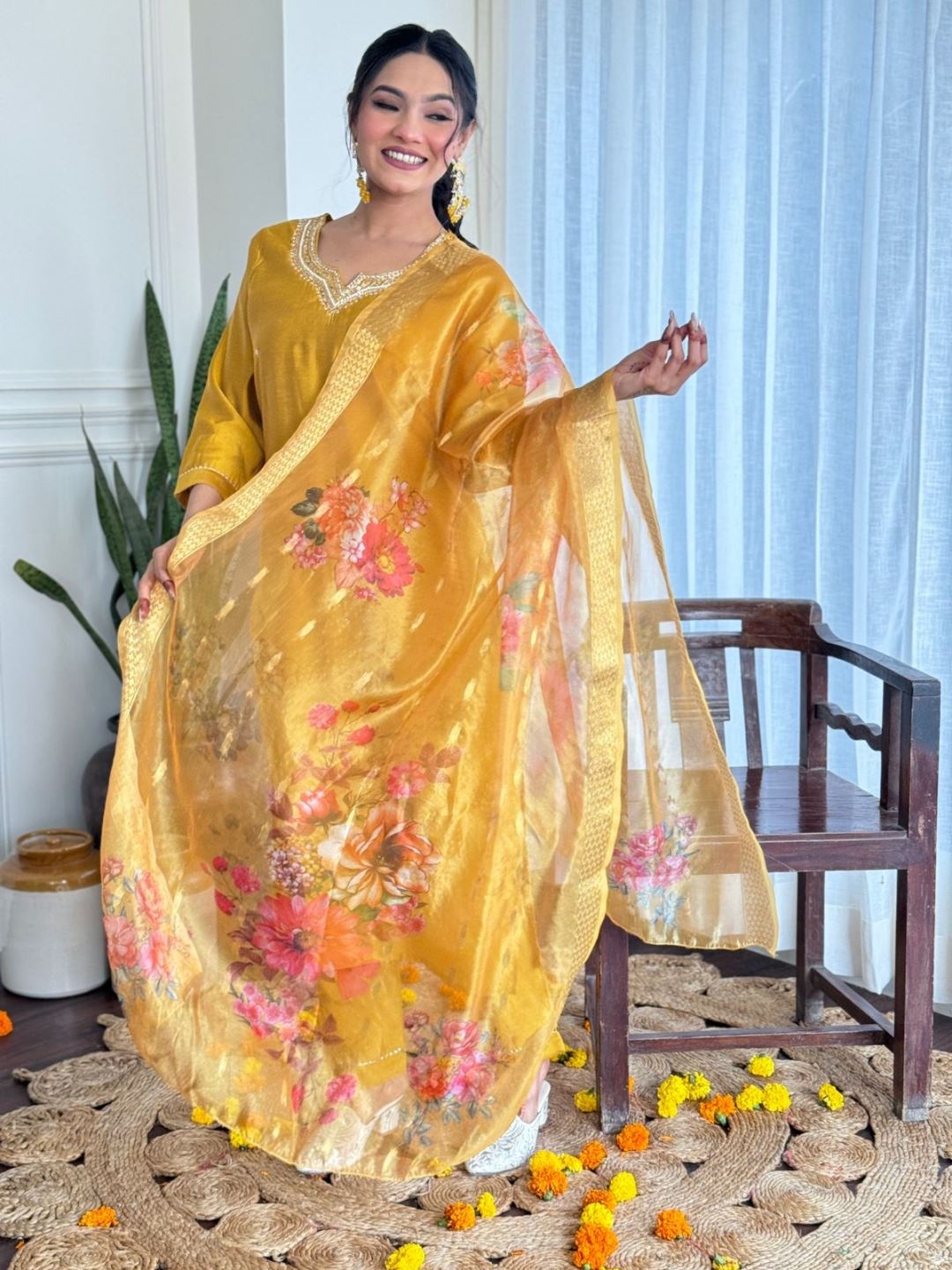 

Shatanuvart Export Women Floral Embroidered Regular Kurta with Palazzos & With Dupatta, Yellow