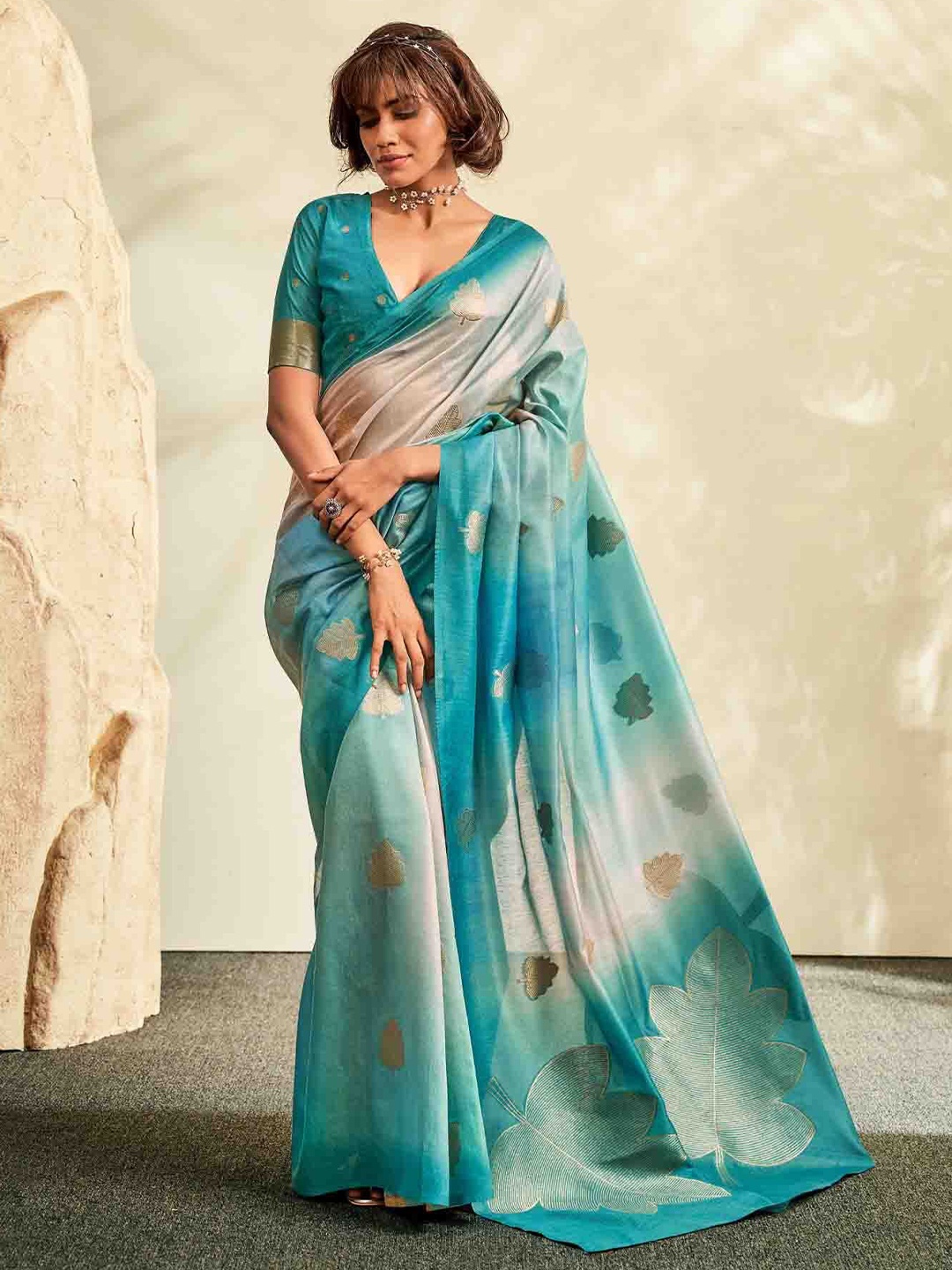 

Blissta Woven Design Zari Silk Blend Saree, Turquoise blue