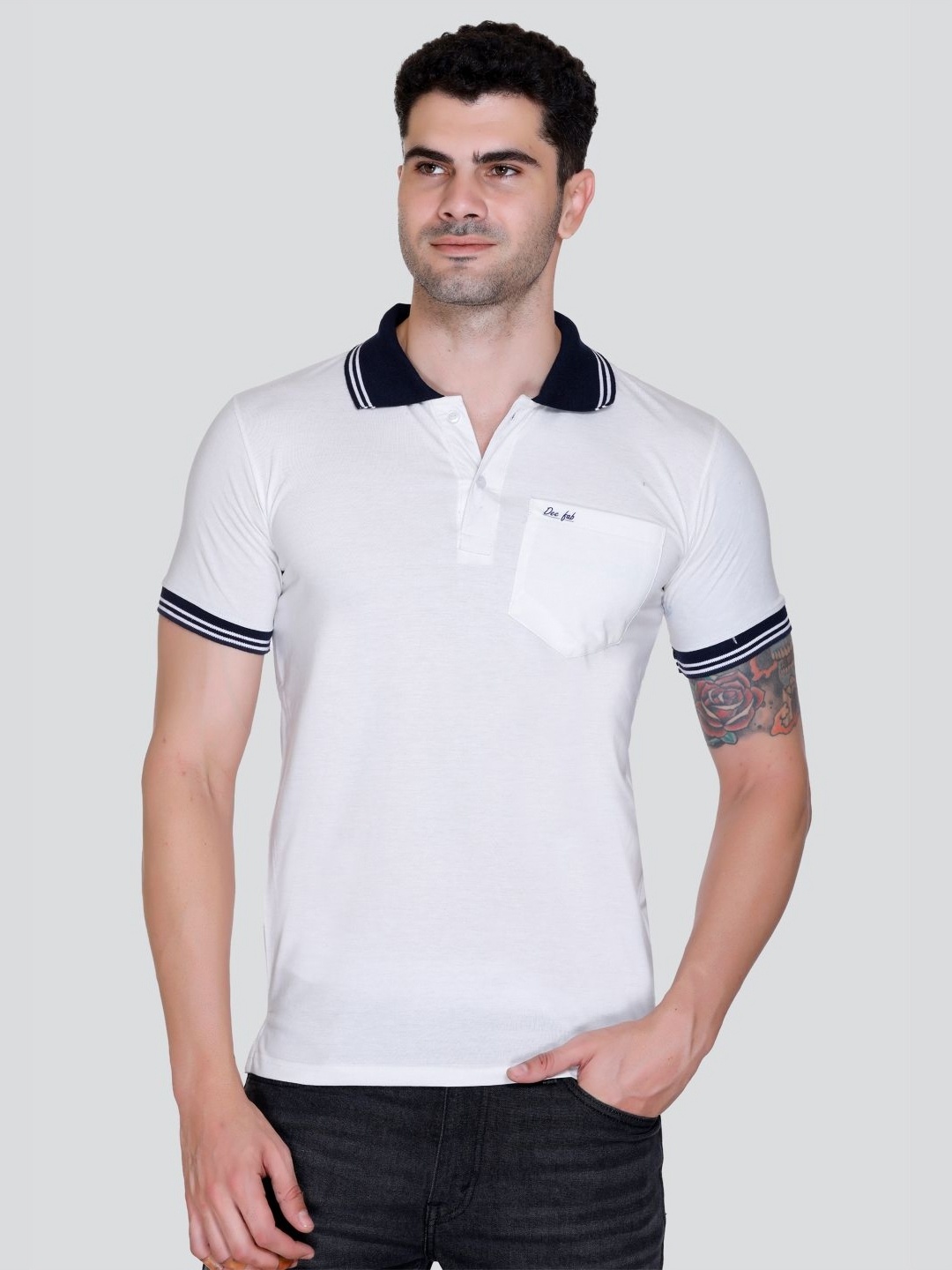 

Deefab Men Pockets T-shirt, White