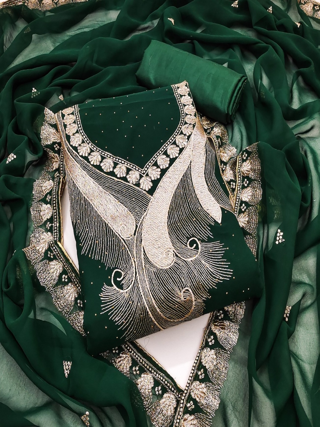 

Panzora Floral Embroidered Sequinned Unstitched Dress Material, Green