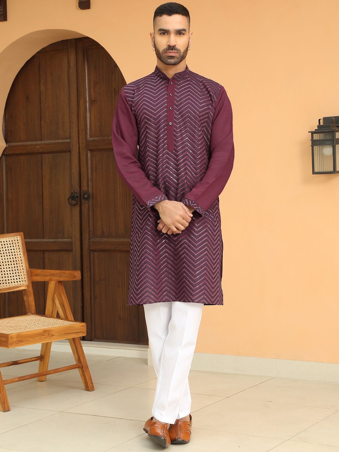 

KRAFT INDIA LUXE Men Embroidered Regular Sequinned Kurta with Trousers, Maroon