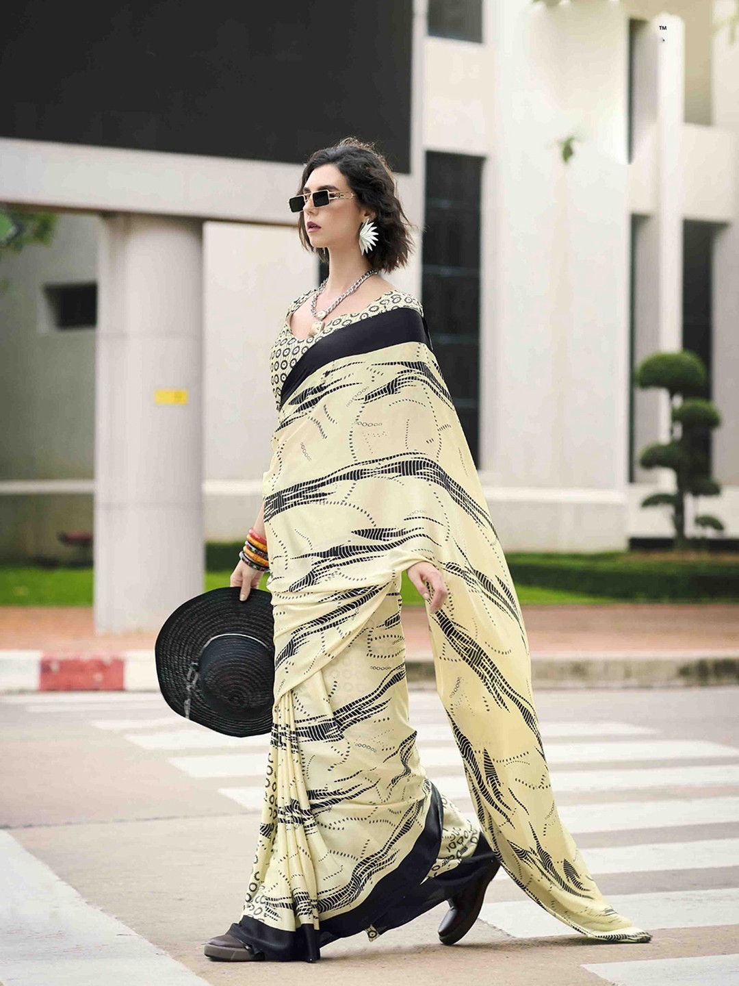 

KALINI Ethnic Motifs Satin Saree, Beige